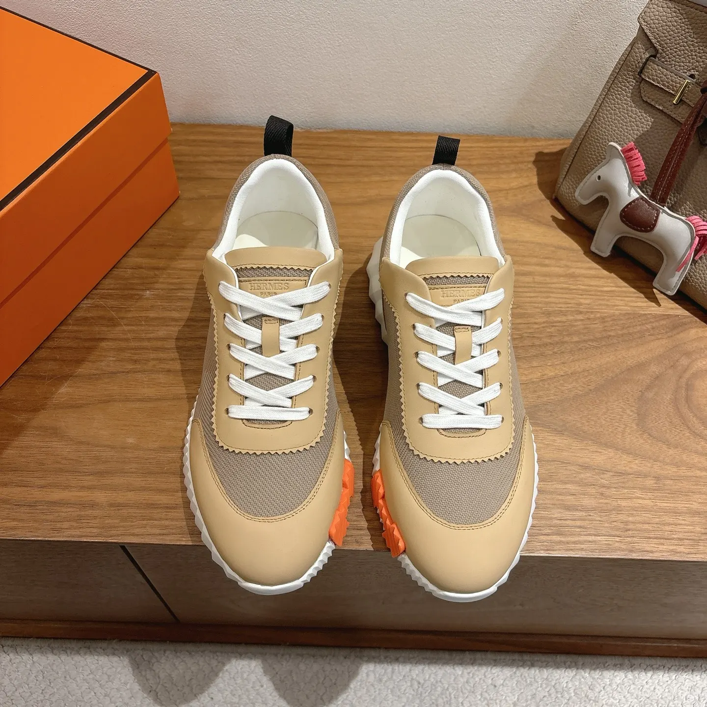 Hermès SS 运动鞋(數字3) Hermès SS 运动鞋(數字3)