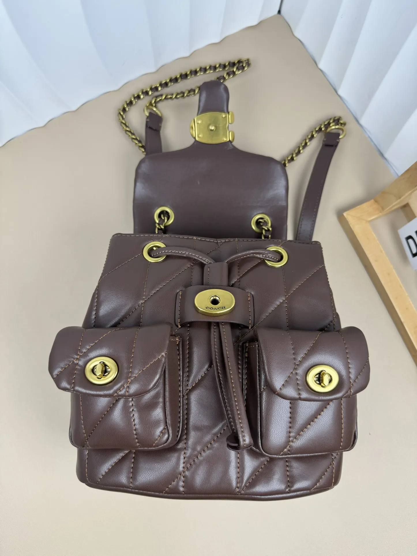 Coach 羊皮 雙肩包 实用雙肩款(數字9) Coach 羊皮 雙肩包 实用雙肩款(數字9)