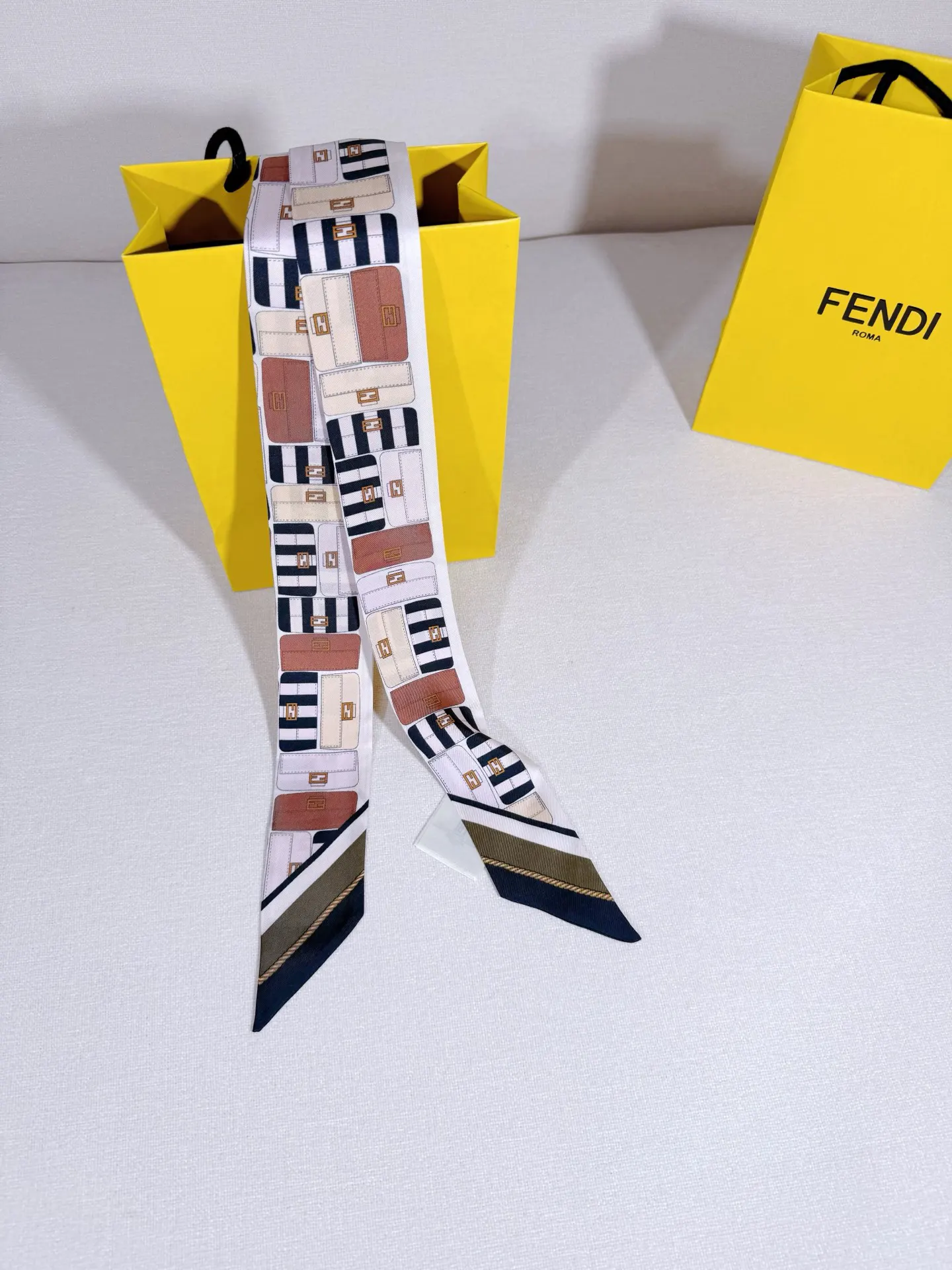 Fendi 咖色 腰带 通勤百搭款