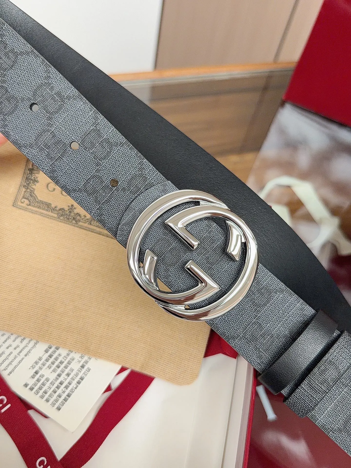 Gucci 双G扣牛皮腰带