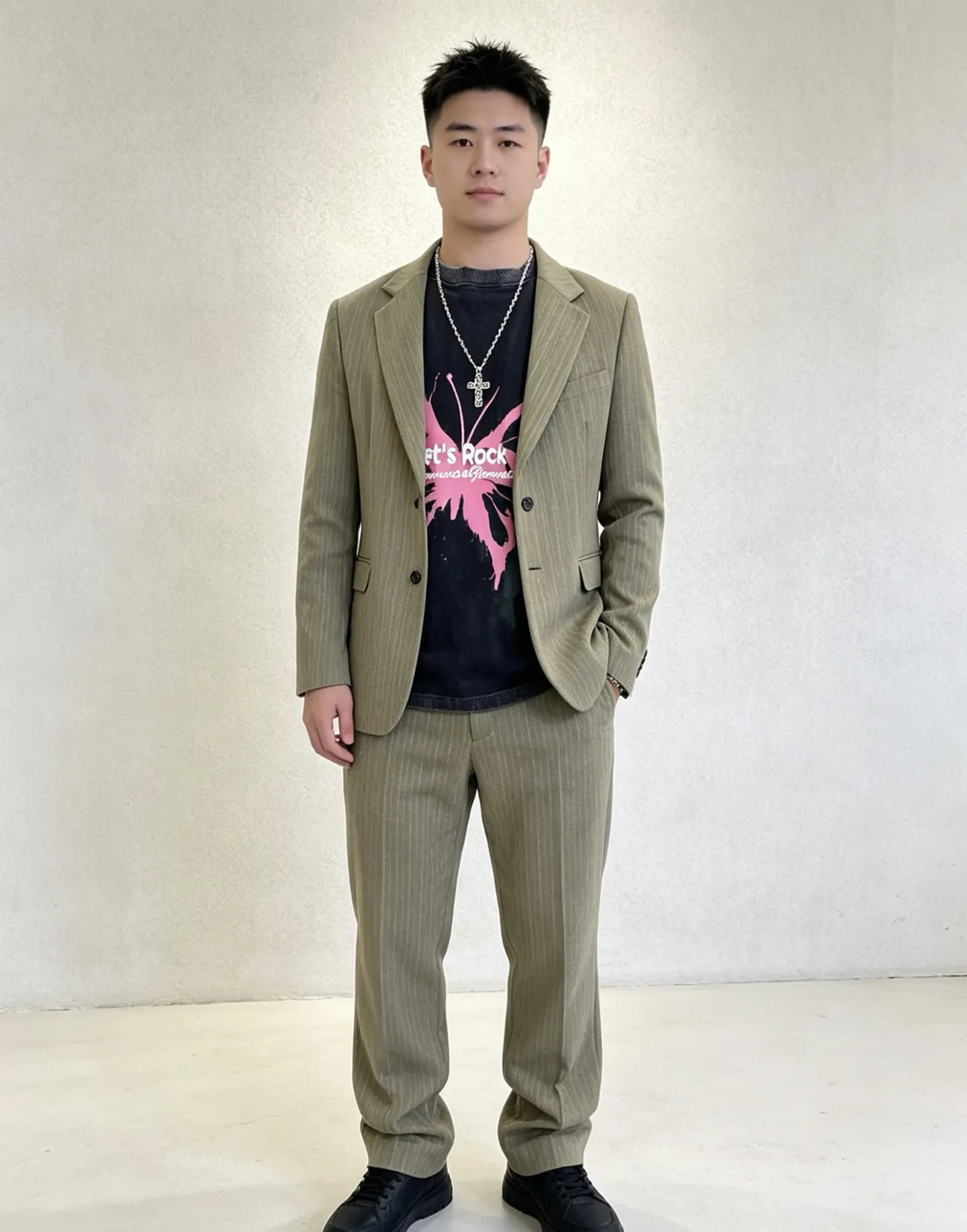 Gucci Chain Bag Shoulder and Crossbody Wear Image 6 Gucci Chain Bag Shoulder and Crossbody Wear Image 6