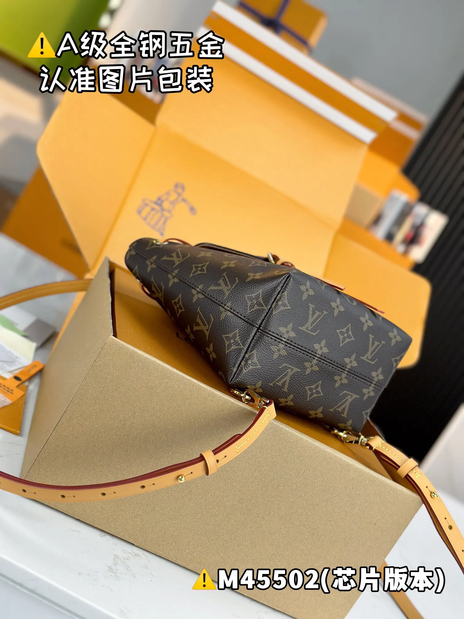 高弹面料 MONTSOURIS BB 雙肩包 实用雙肩款(數字4) 高弹面料 MONTSOURIS BB 雙肩包 实用雙肩款(數字4)