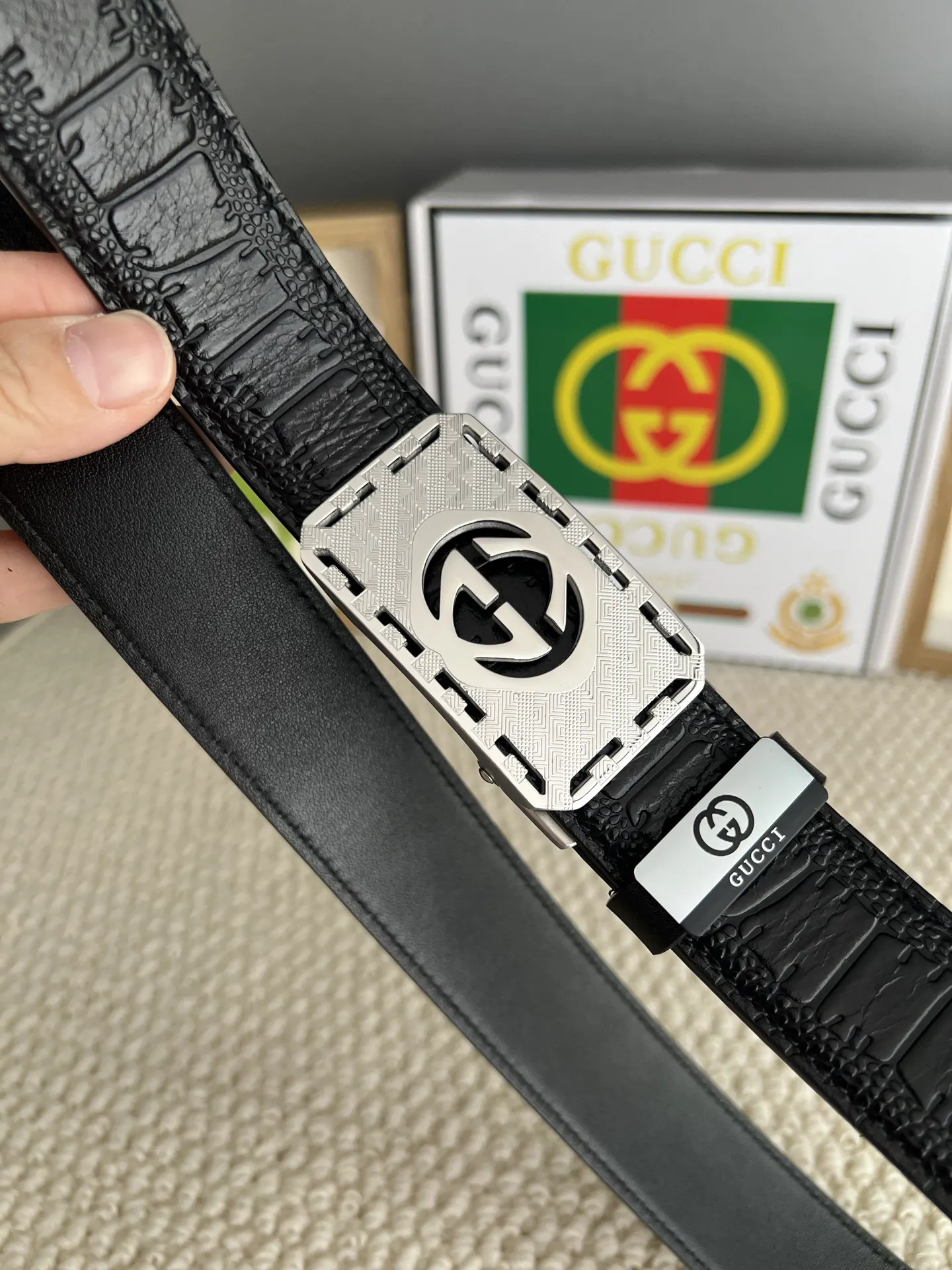 Gucci 双G扣牛皮腰带