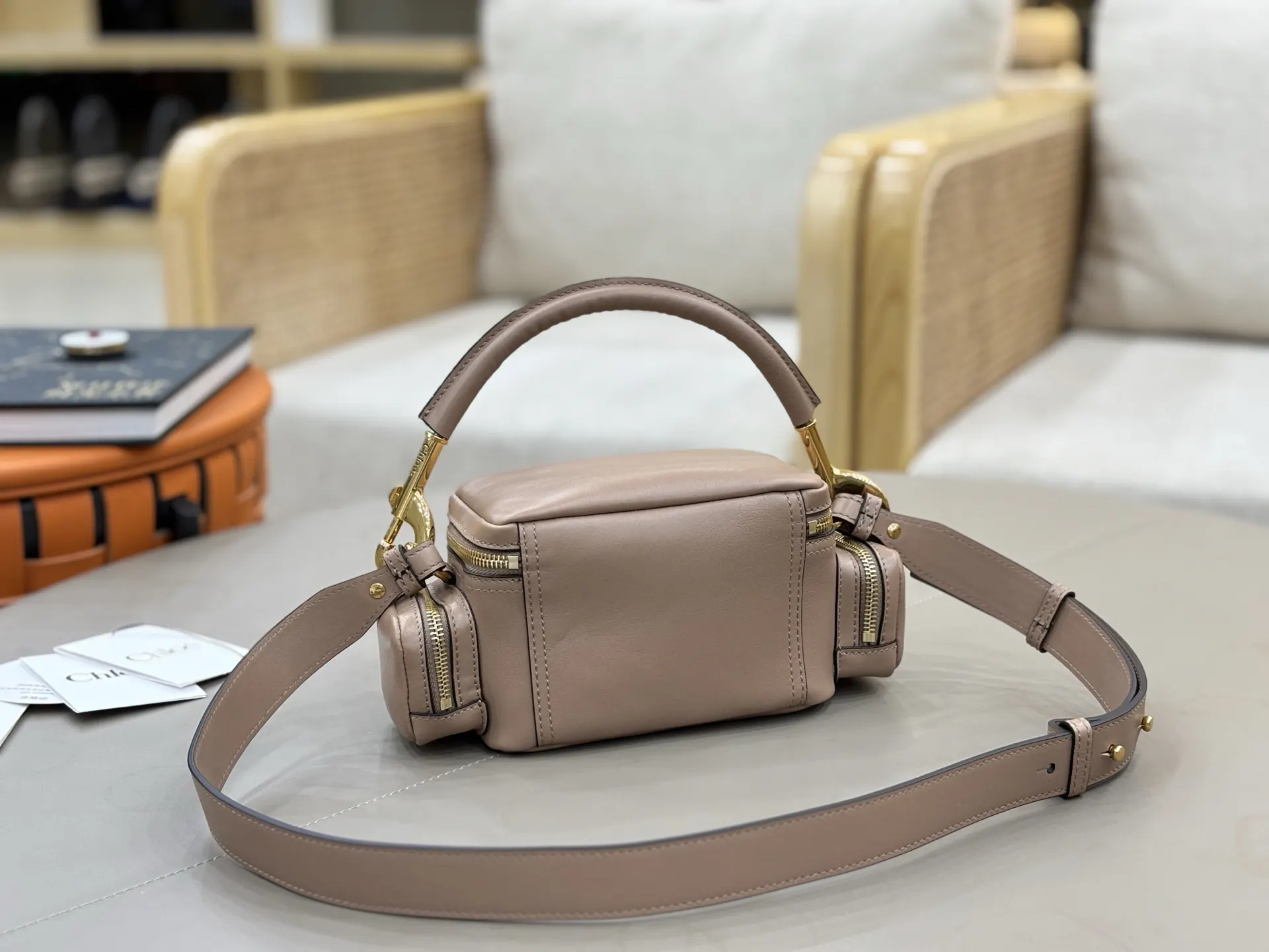 黑色 白色 Chloe Camera Bag 粉 斜背包 輕便斜挎款