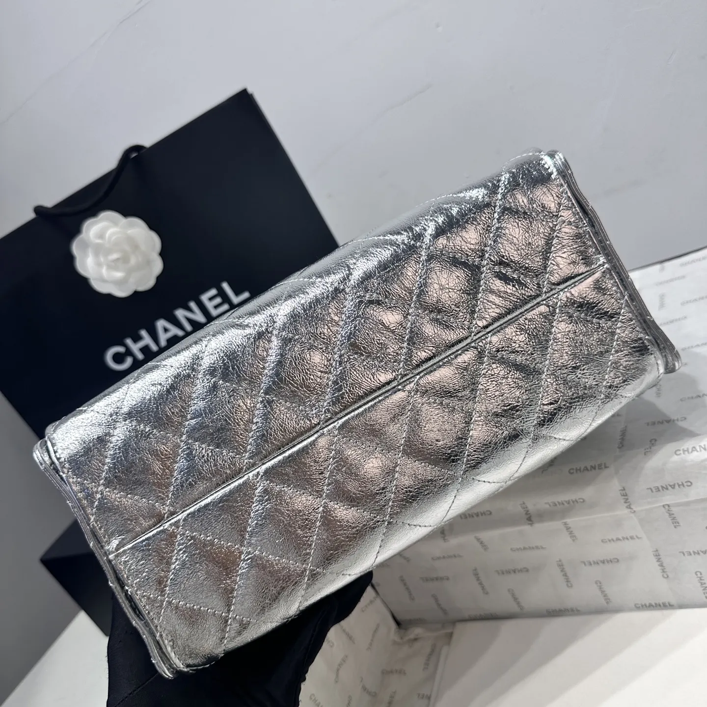 CHANEL Hobo 爆裂銀皮 浅金 皮嘻哈包 腋下包 復古腋下背款(數字8) CHANEL Hobo 爆裂銀皮 浅金 皮嘻哈包 腋下包 復古腋下背款(數字8)
