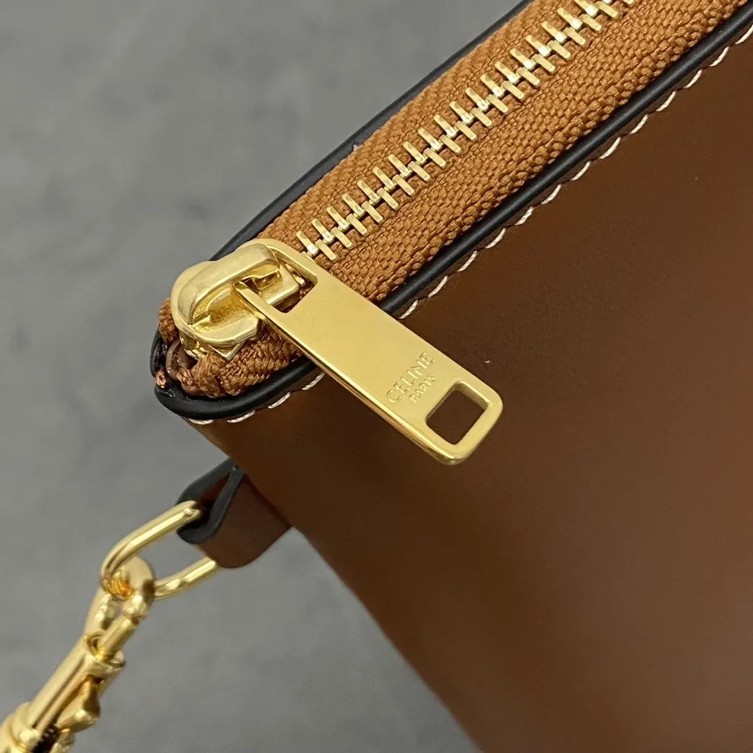 Celine 牛皮 手拿包 Ce手拿包 牛皮簡約风单品 精致手拿款