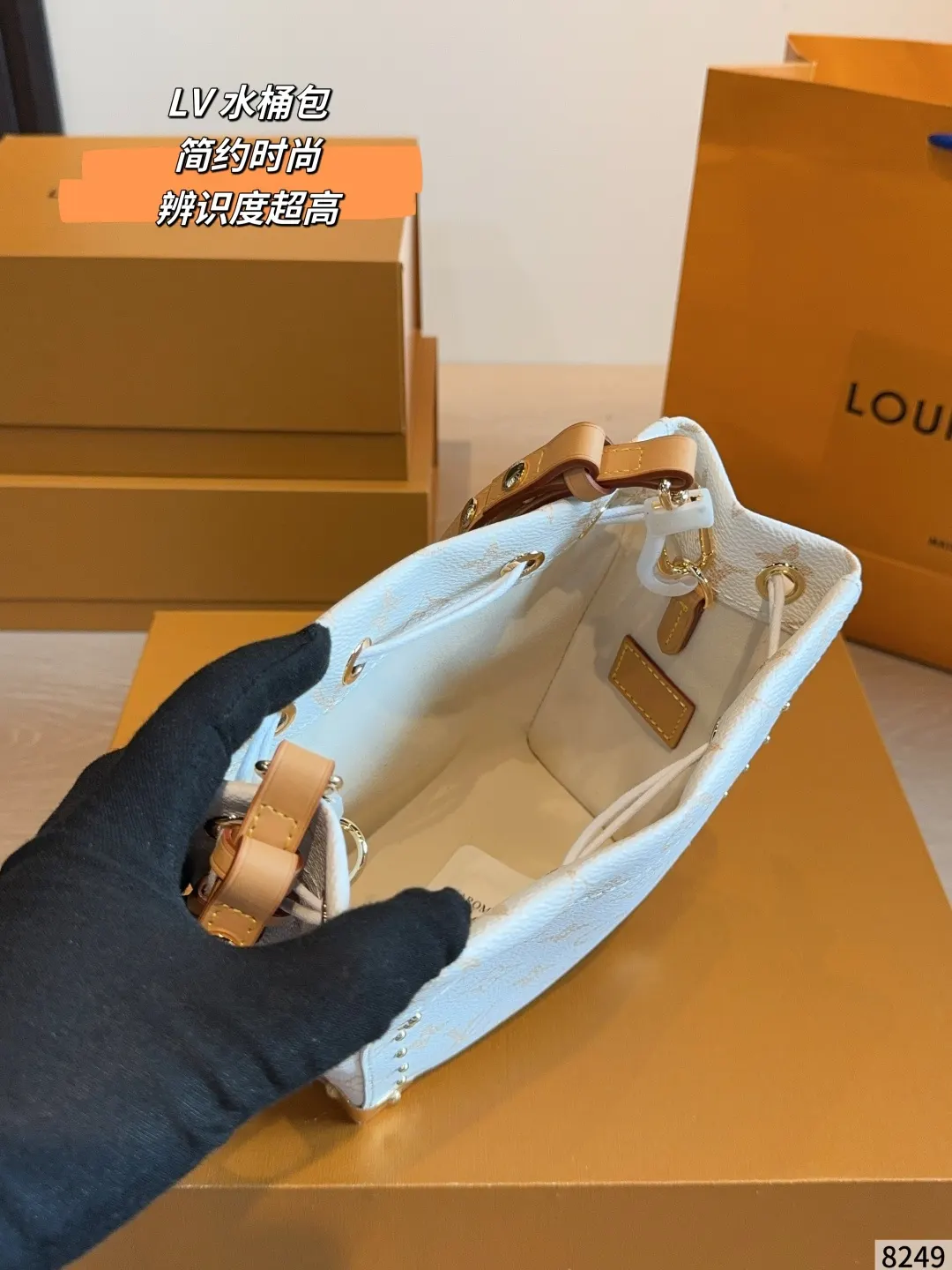 LV 帆布 小巧輕便 日常通勤或出街都很適合 收納包 旅行收納款