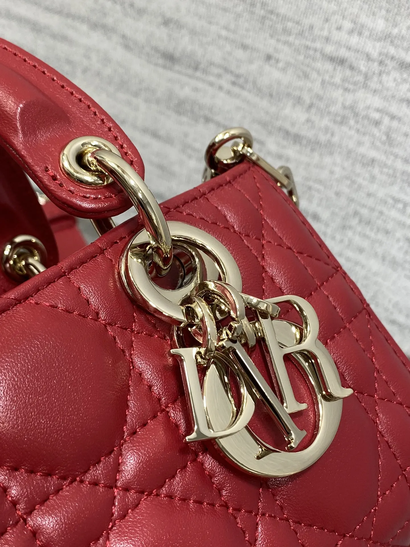 Dior 羊皮 进口 羊皮横款迷你戴妃包 Joy bag羊皮 鏈條包 精致鏈條款
