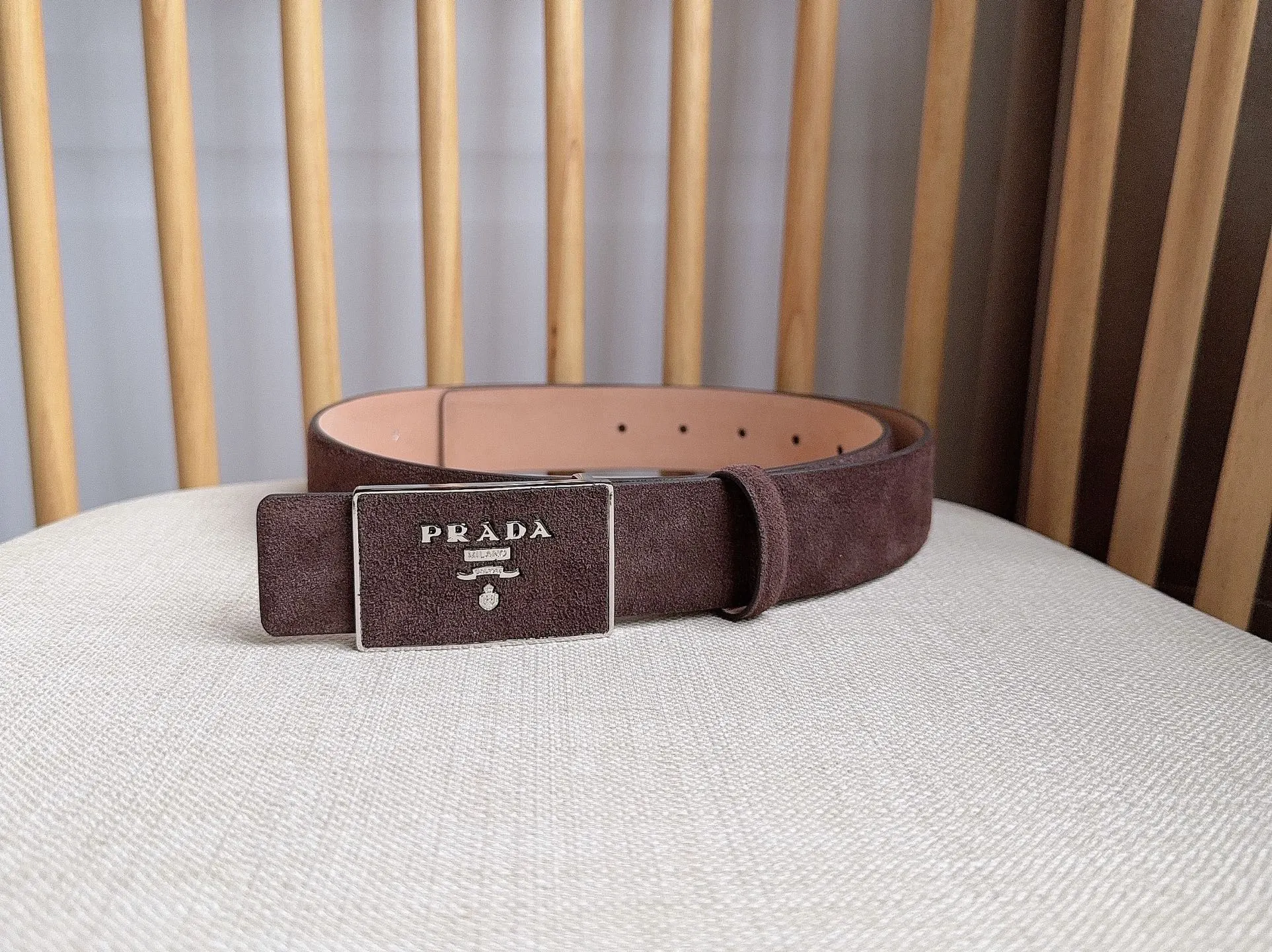 PRADA 牛皮 腰带 通勤搭配款