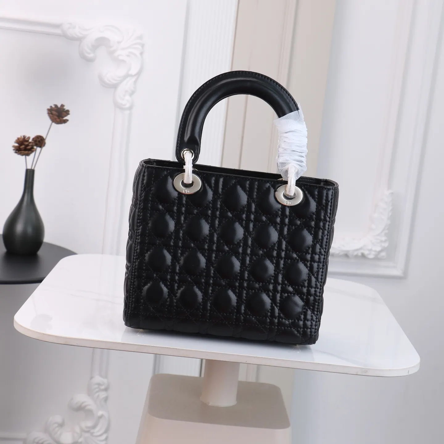 Dior Lady Dior Lady 黑色藤格纹手提斜挎包 金扣