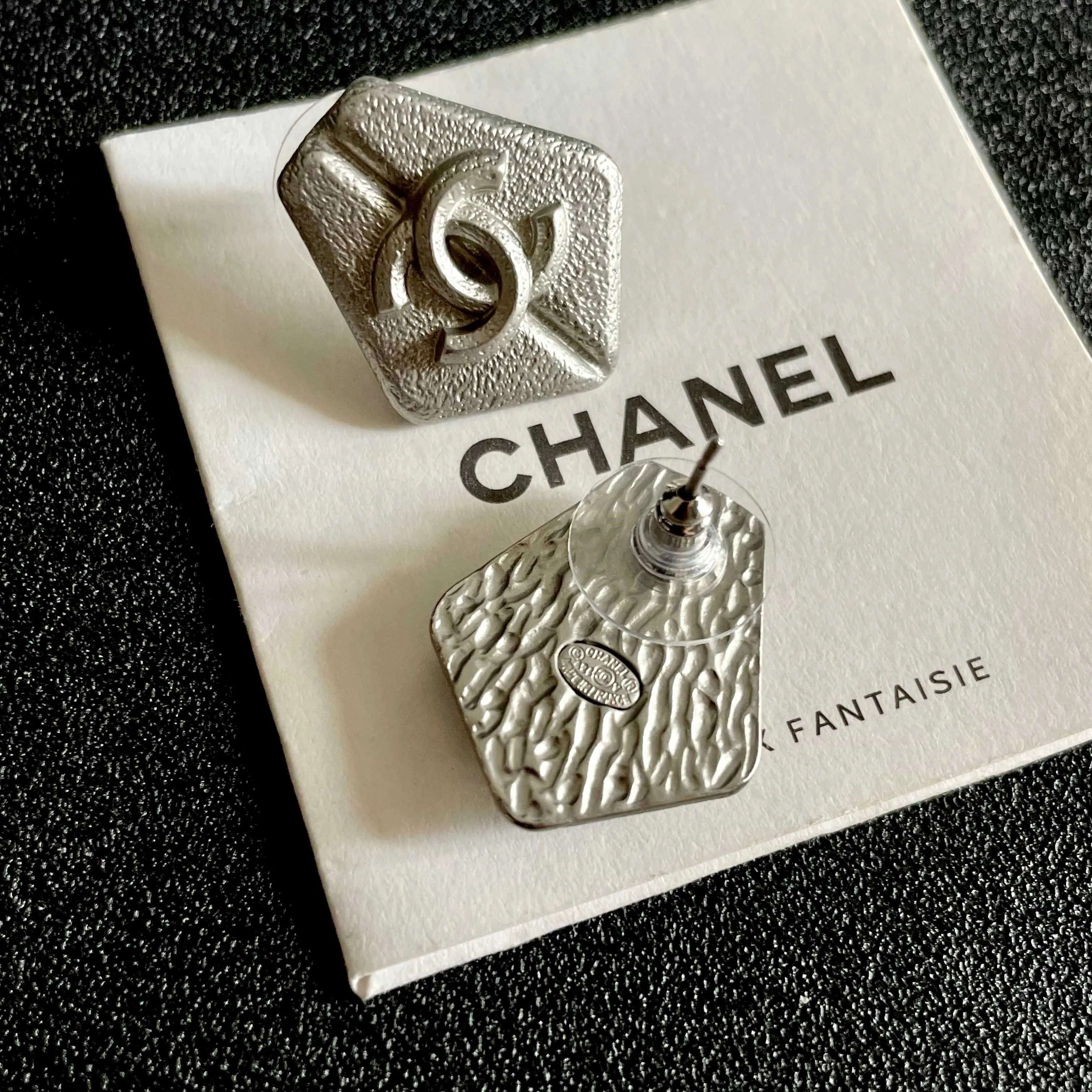 Chanel 双C 耳钉 小巧点缀 耳饰