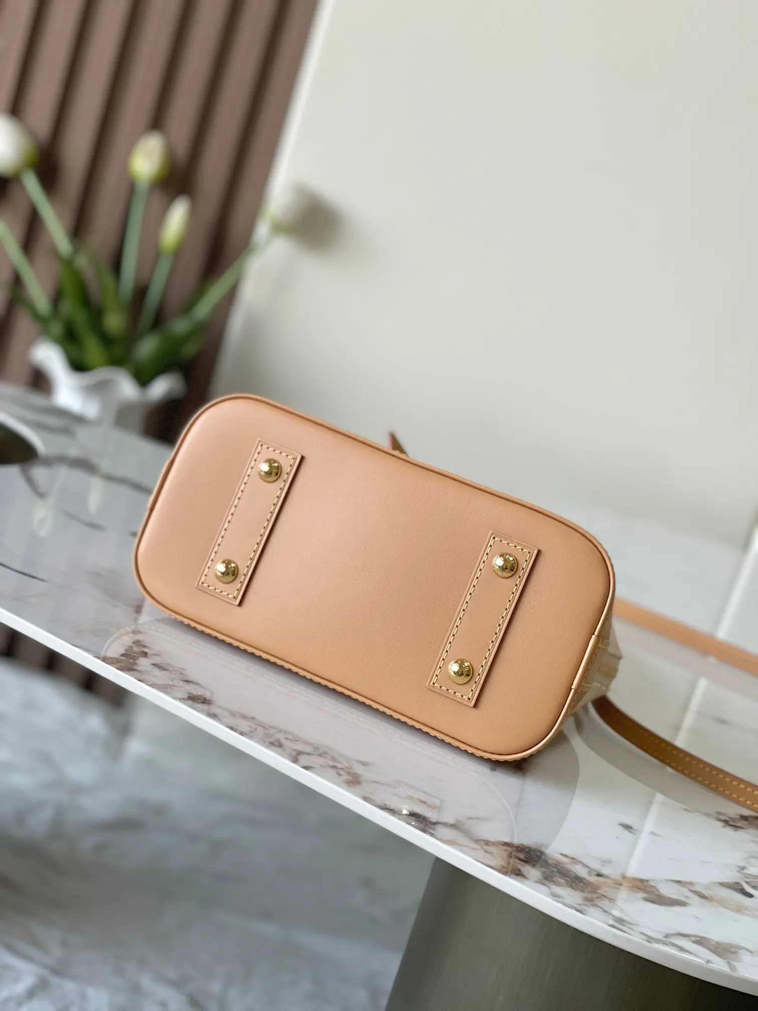 Louis Vuitton Alma 白色 皮革 手提包