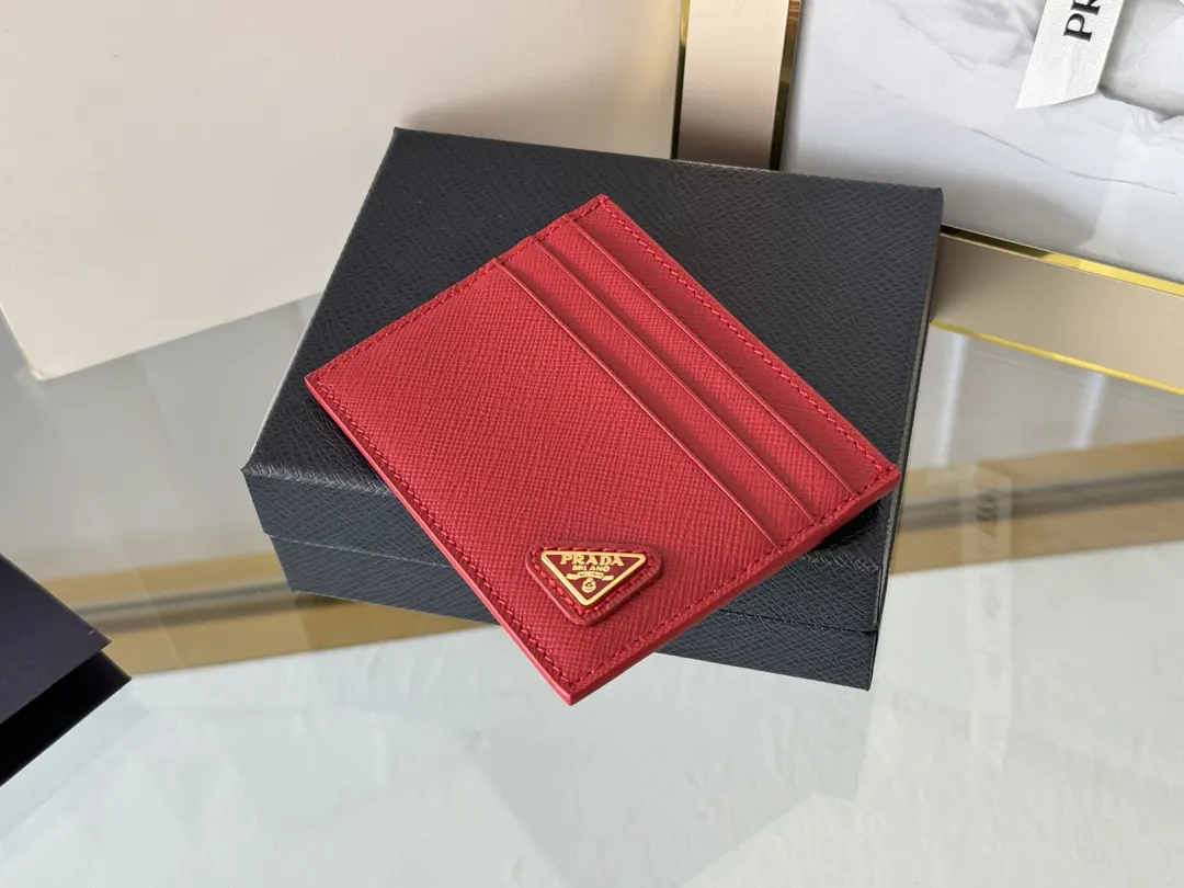 Prada 十字纹牛皮 Logo 金属标 钱包 实用卡夹