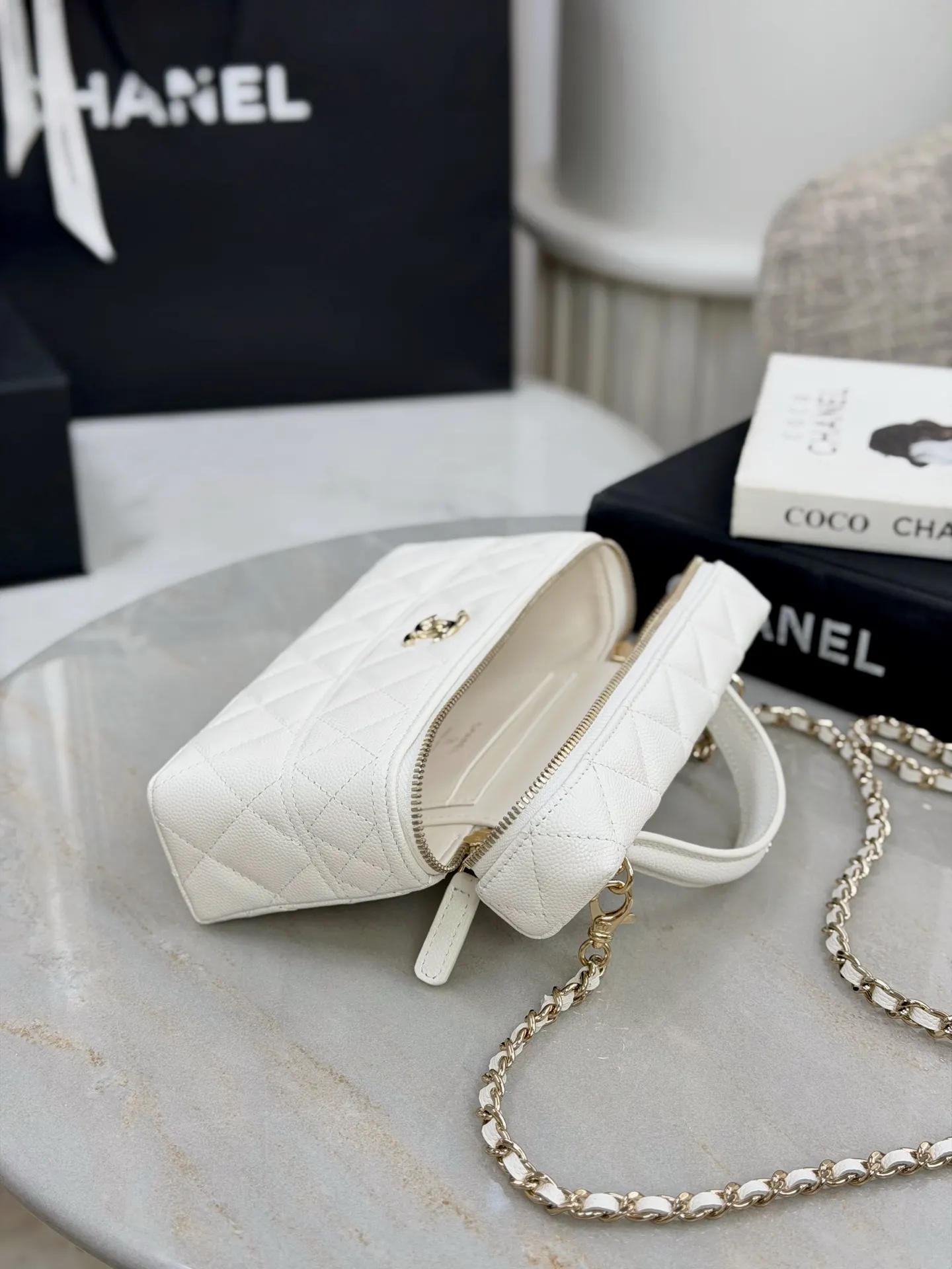 Chanel 19 白色 皮革 手提包