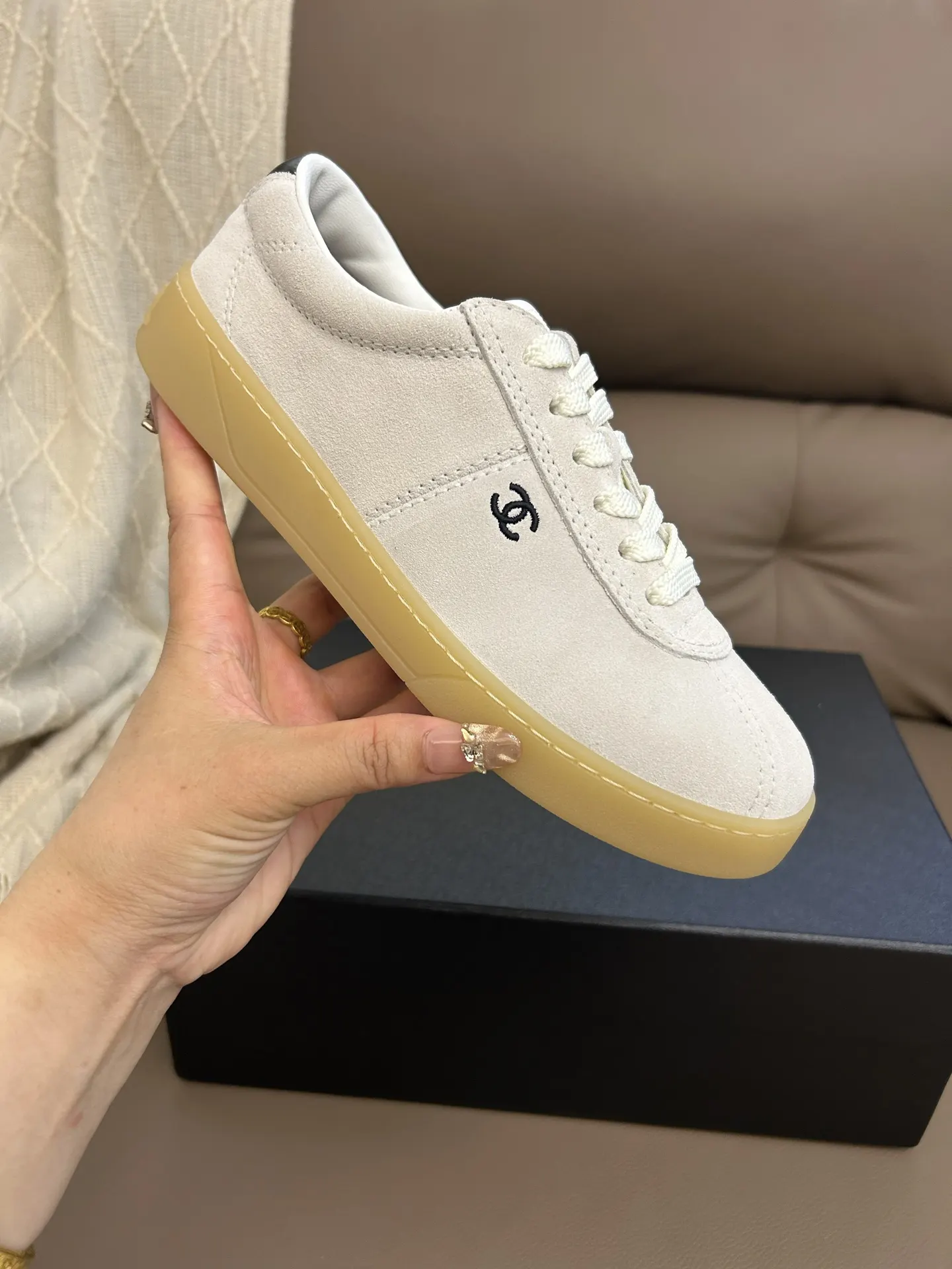 Chanel 白色羊皮休閒鞋 双C低幫