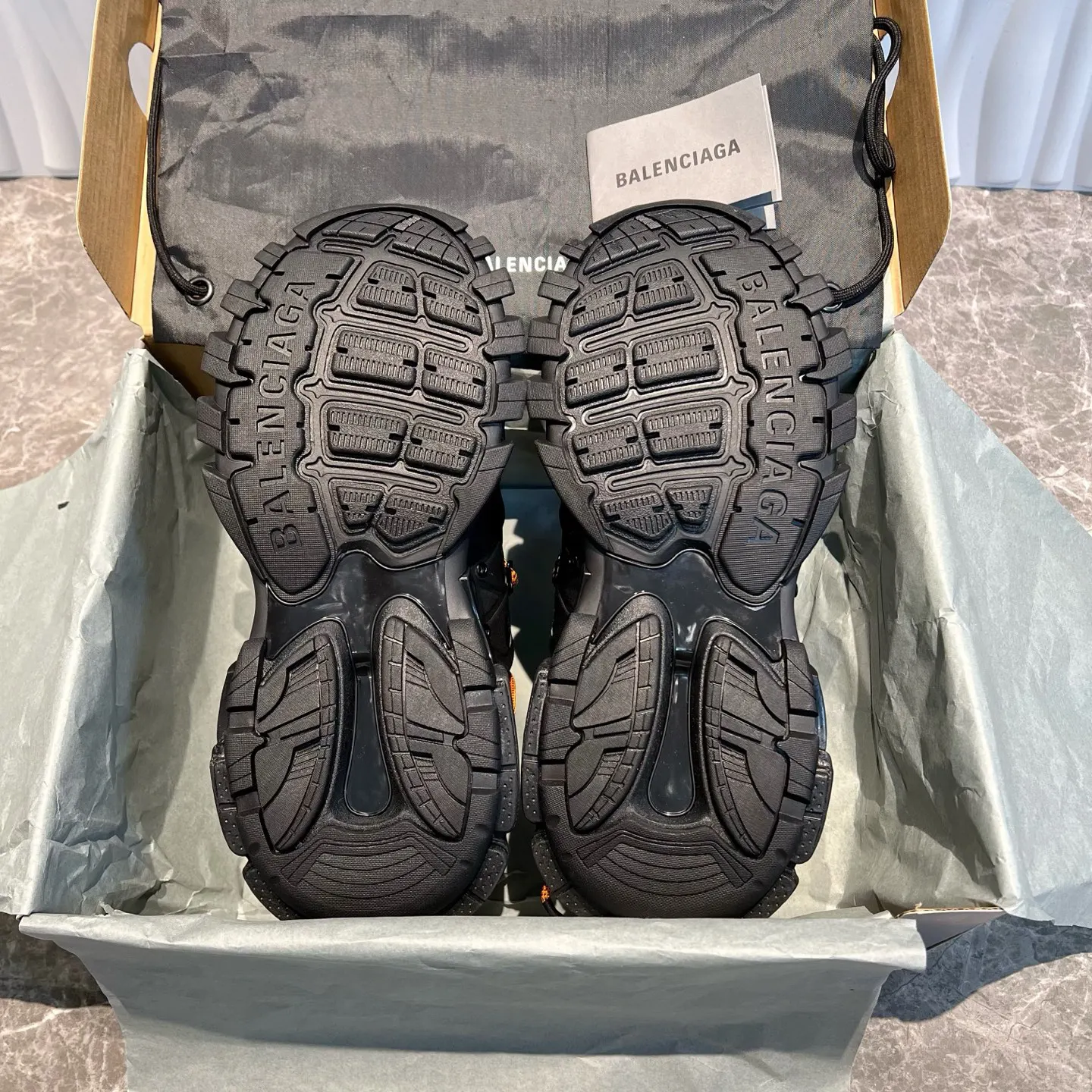 Balenciaga 單肩包 日常搭配(數字9)