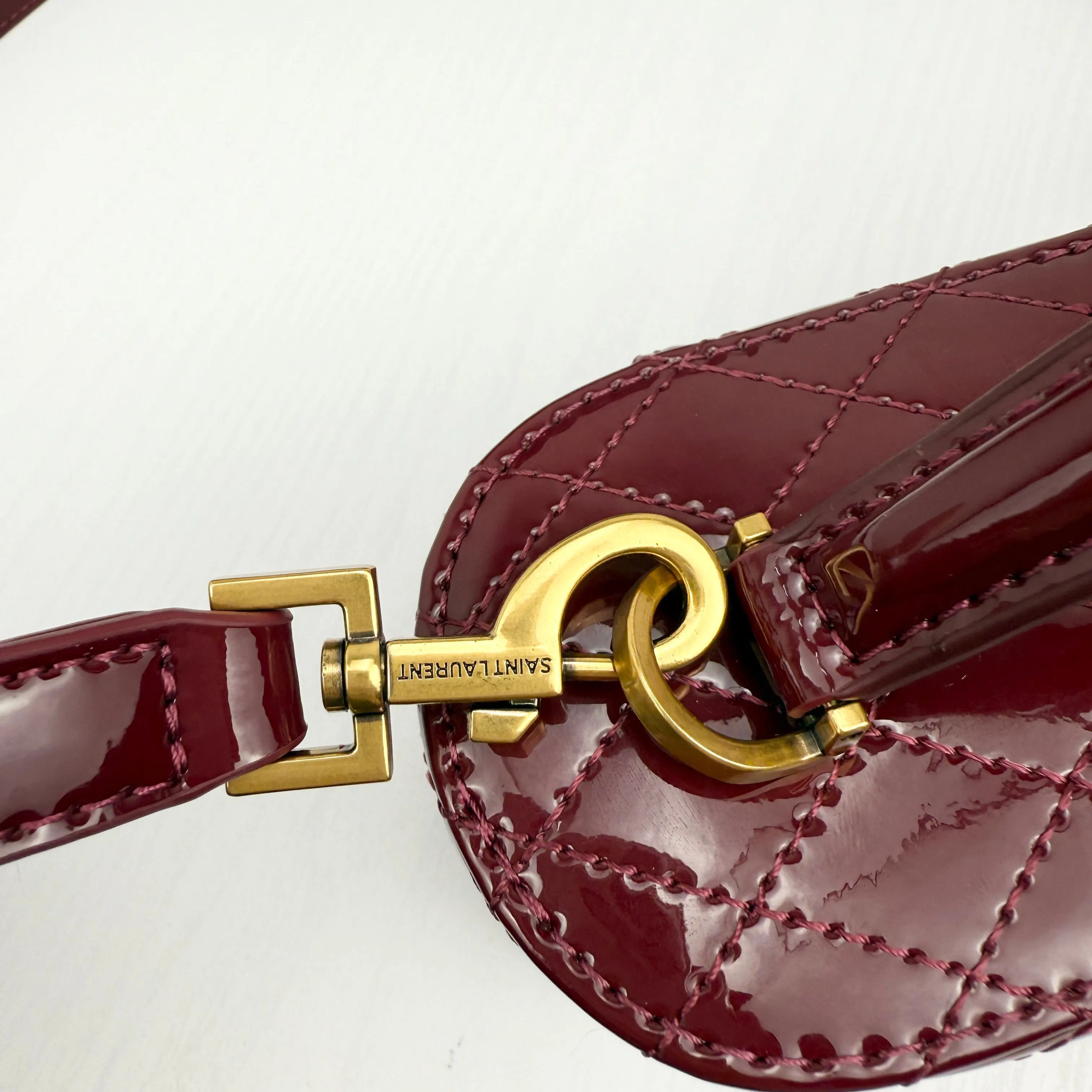 羊皮 GABY VANITY BAG 迷你漆皮革肩 手拿包 精致手拿款