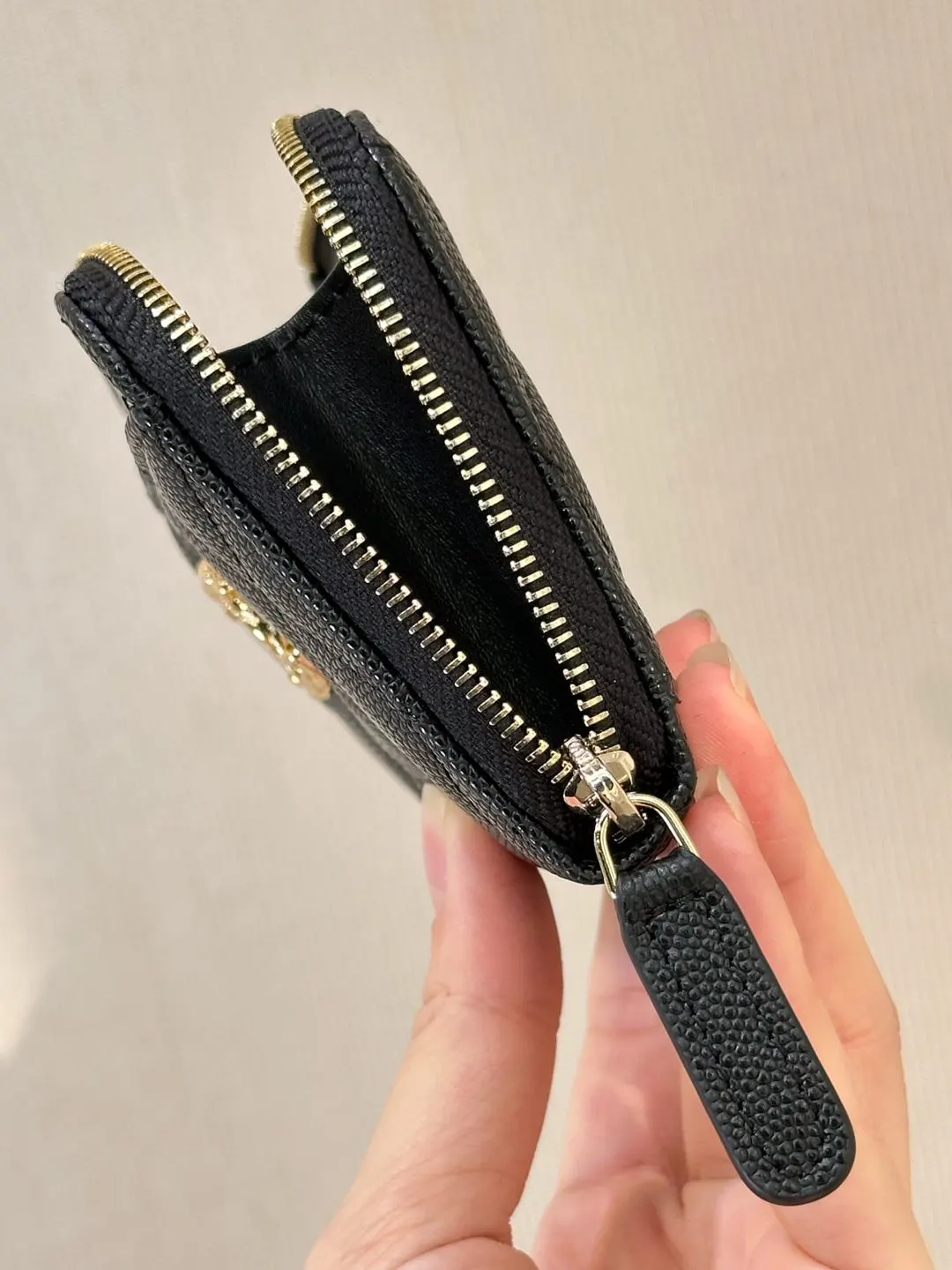 CHANEL 黑色牛皮链条包 侧面细节款