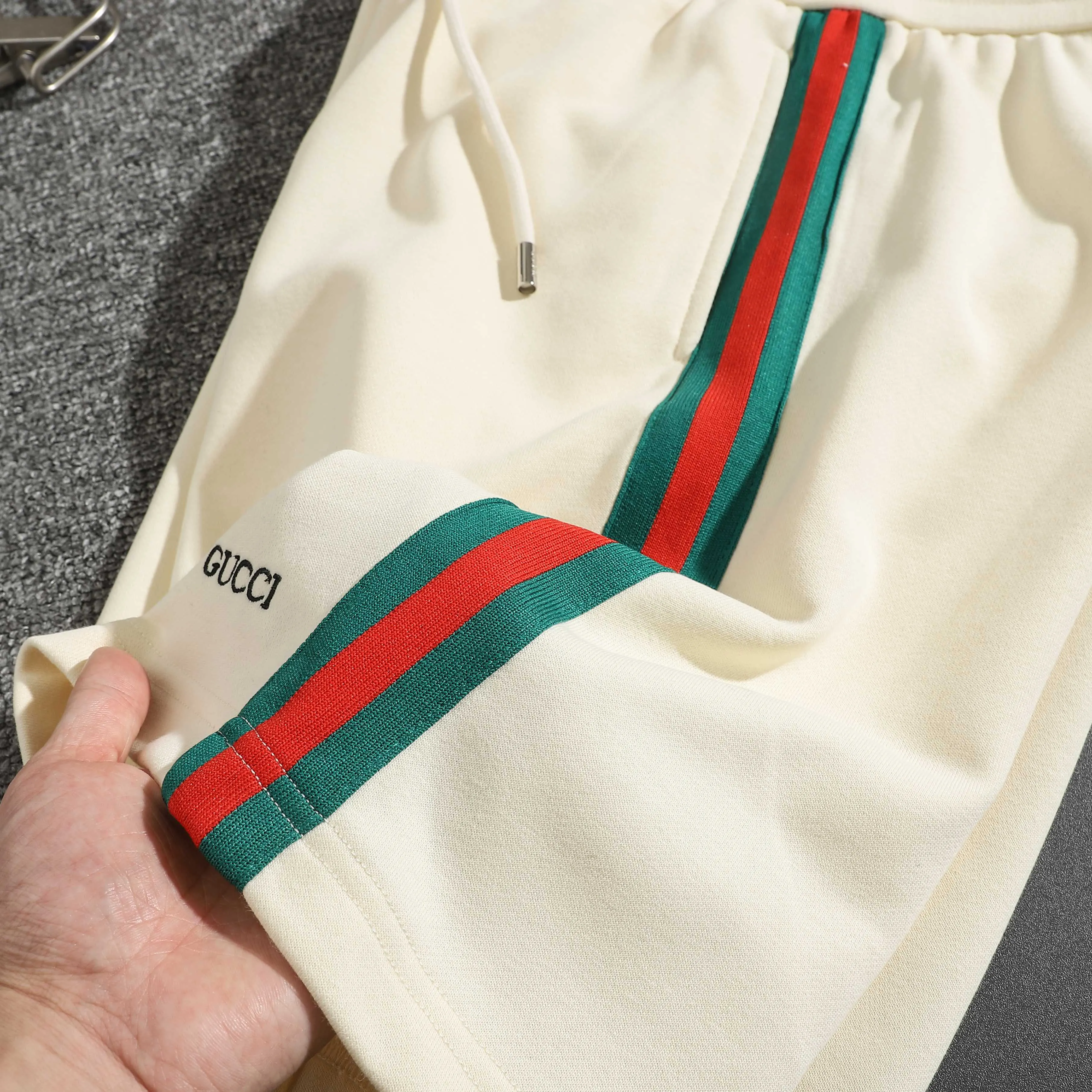 Gucci Logo印花圆领卫衣