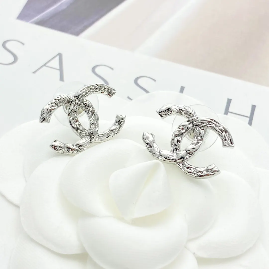 Chanel 銀色 双C 耳钉 小巧点缀 耳飾