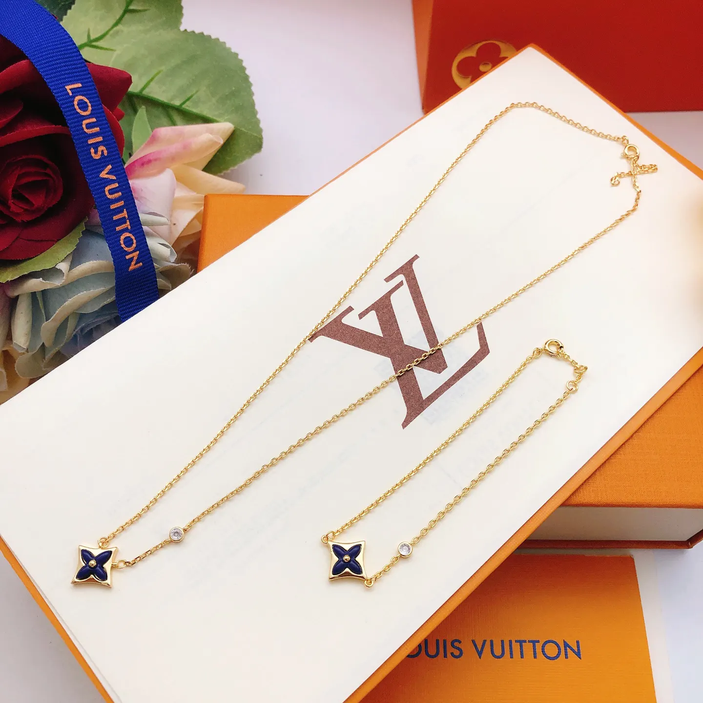 LV 蓝色 贝母 项链 精致锁骨链款