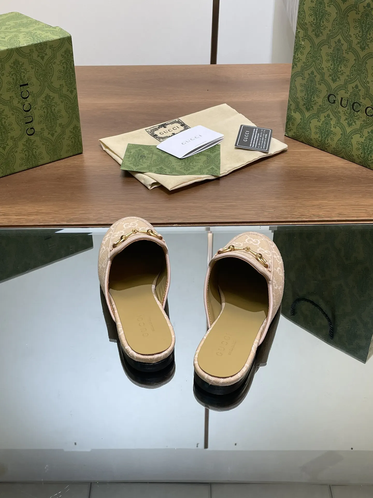Gucci GG Supreme 米色 乐福鞋