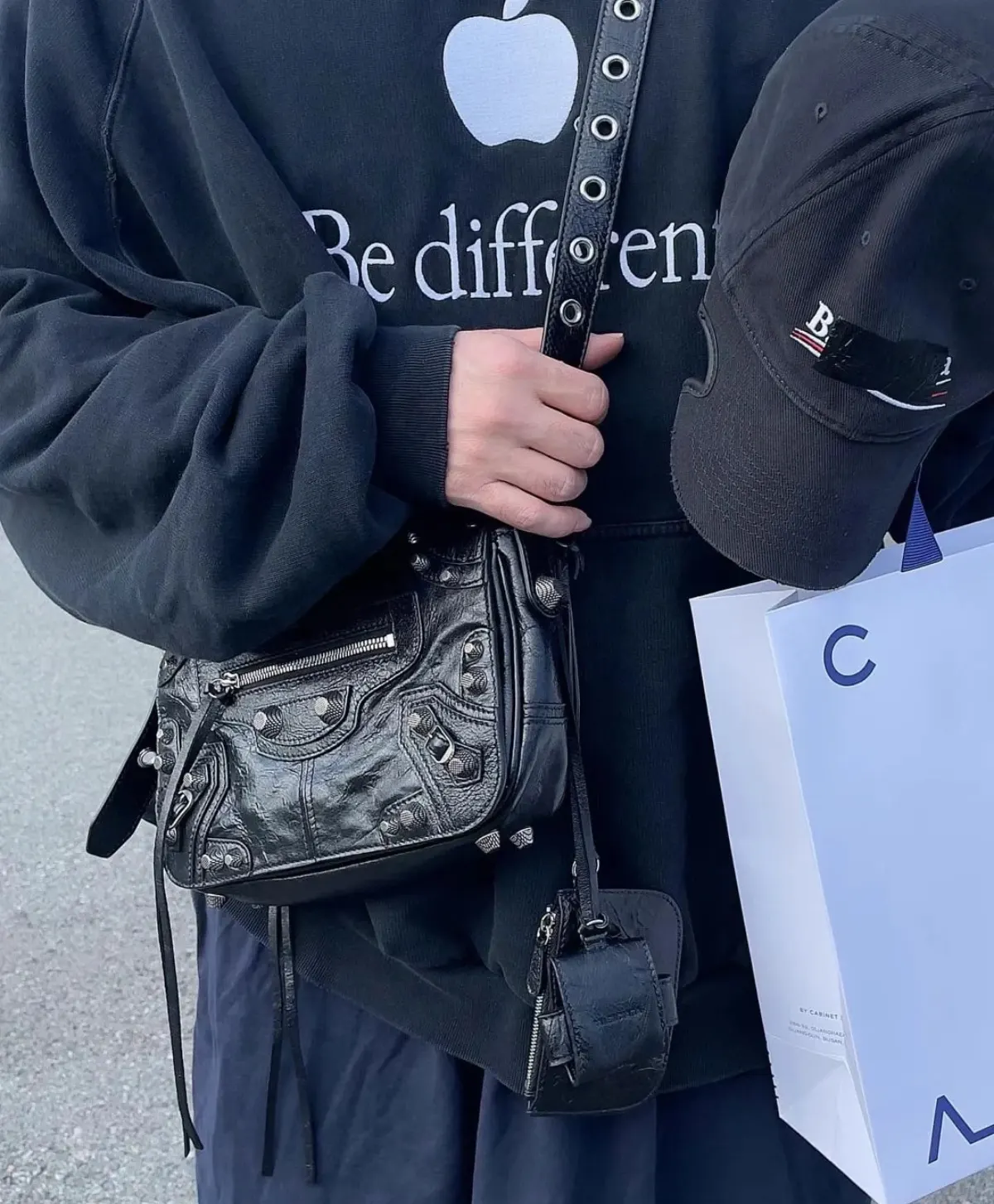 Balenciaga 單肩包 日常搭配