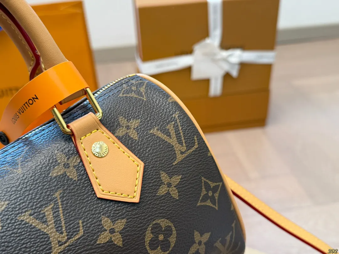 LV Speedy 老花 斜背包 輕便斜挎款