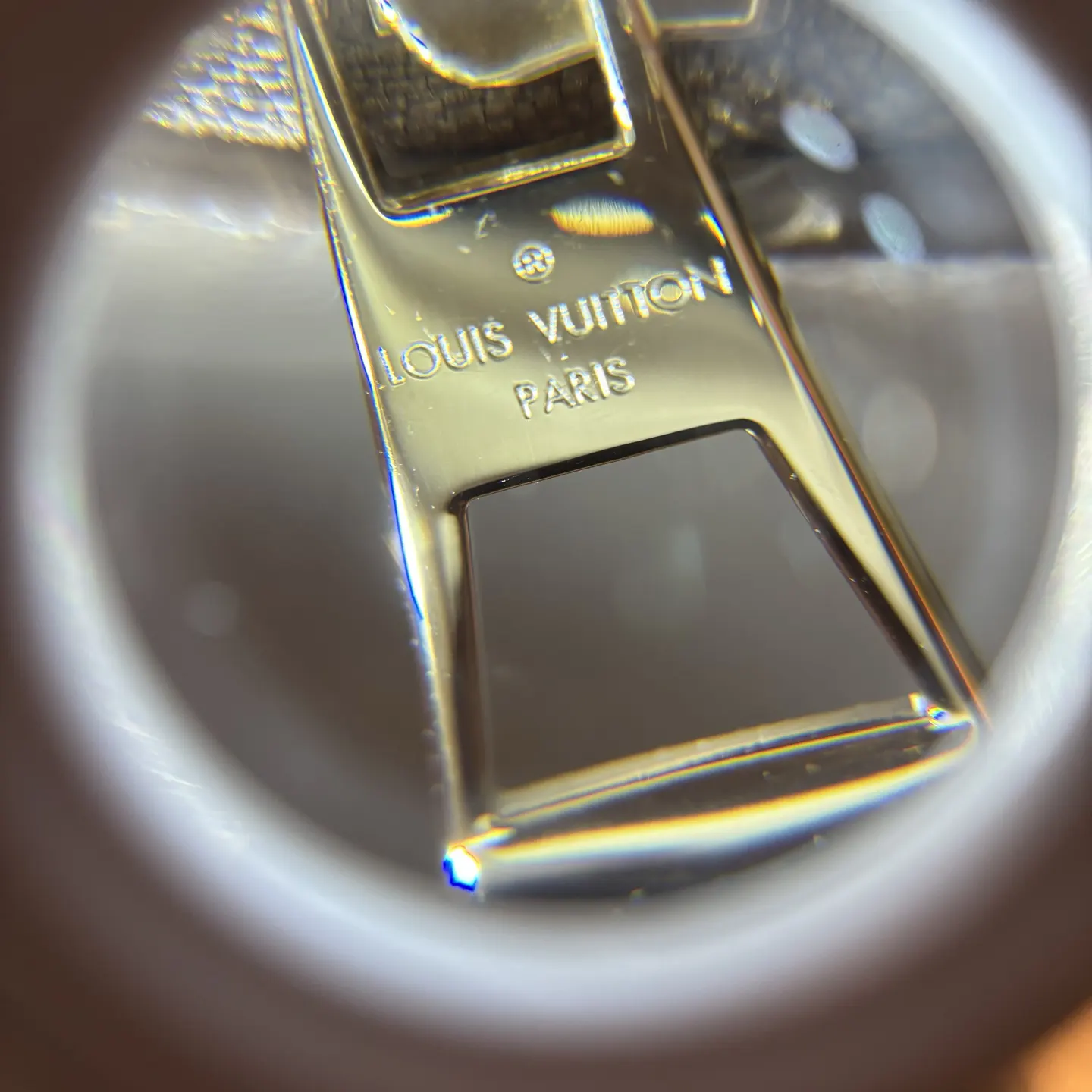 客户定制的渠道尾单货 多做的數量 庫存已经稳定了 放 鏈條包 精致鏈條款