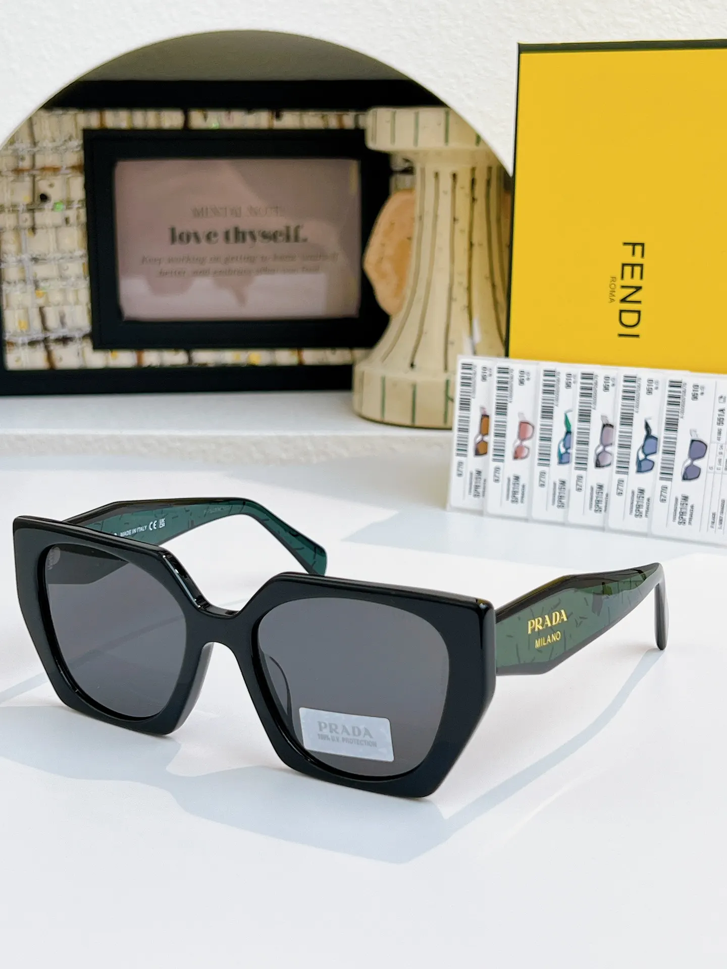 PRADA PR15W 太阳眼镜 时尚遮阳款