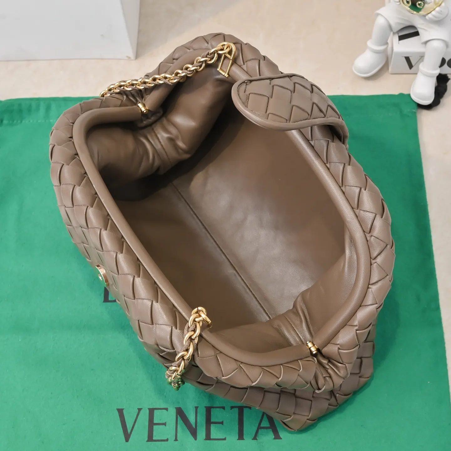 Bottega Veneta 羊皮 鏈條包 精致鏈條款