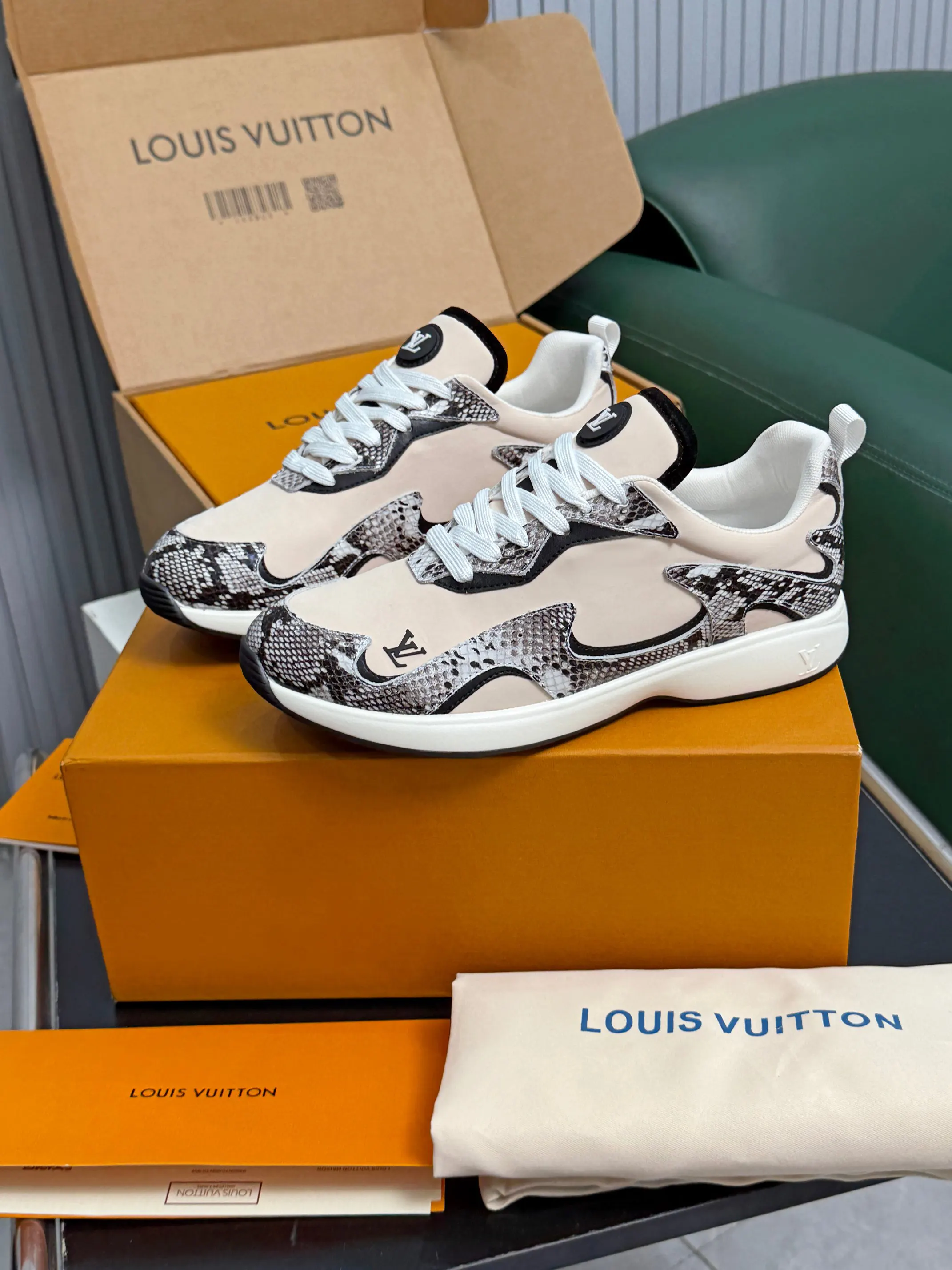 Louis Vuitton 运动鞋