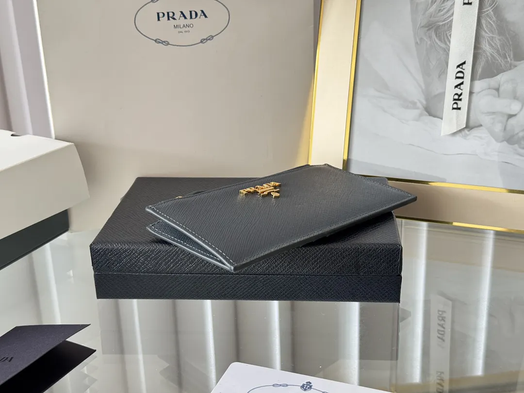 Prada Saffiano 1MC079 皮革 卡包