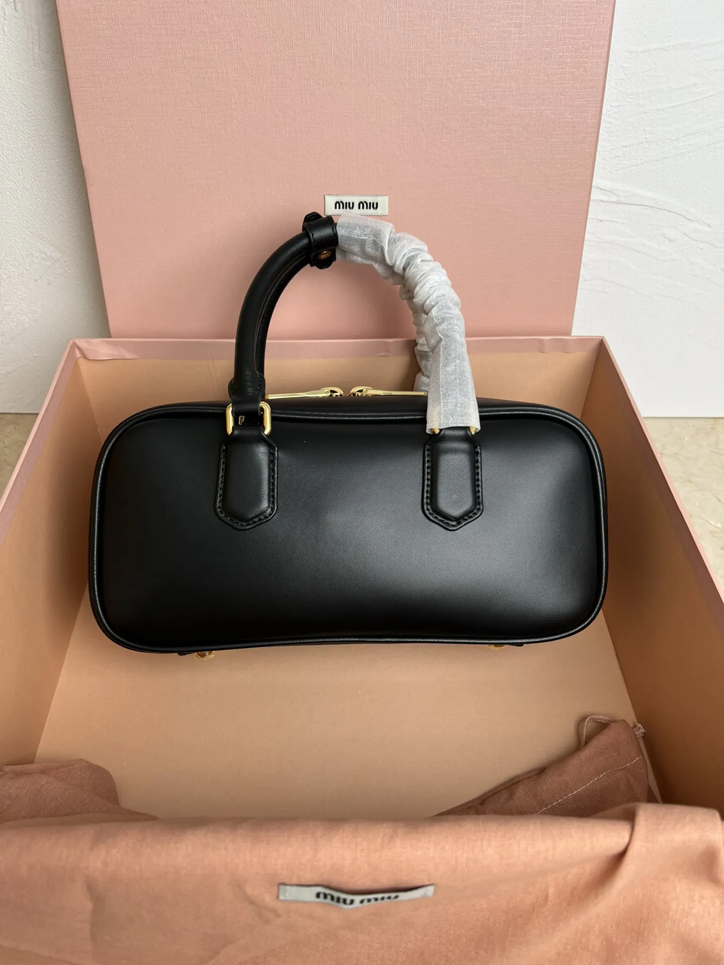 Miu 小牛皮 斜背包 輕便斜挎款