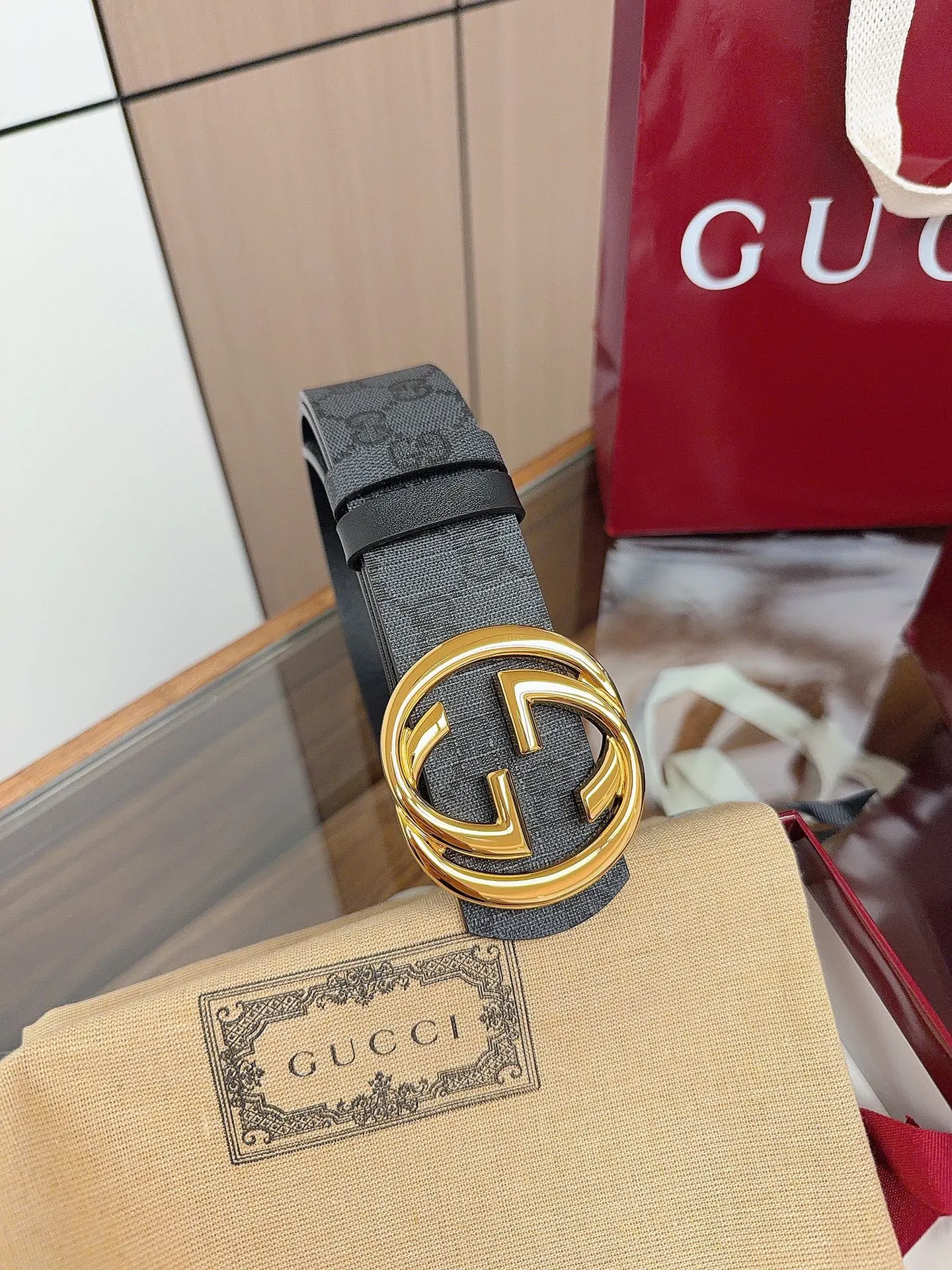 Gucci Double G 双G扣牛皮腰带