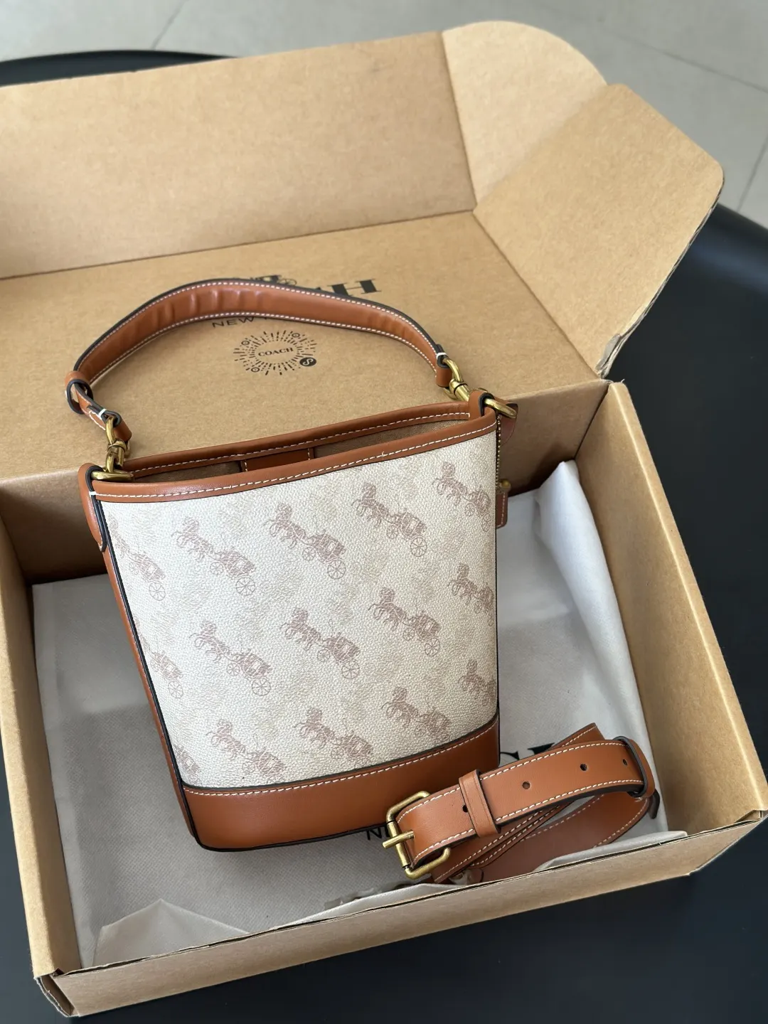 Coach 牛皮 雙肩包 实用雙肩款