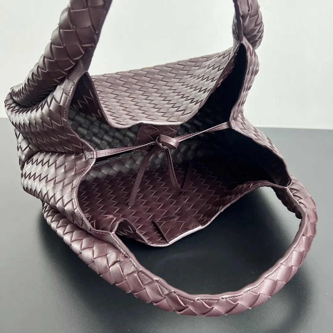 Bottega Veneta 羊皮 腋下包 復古腋下背款
