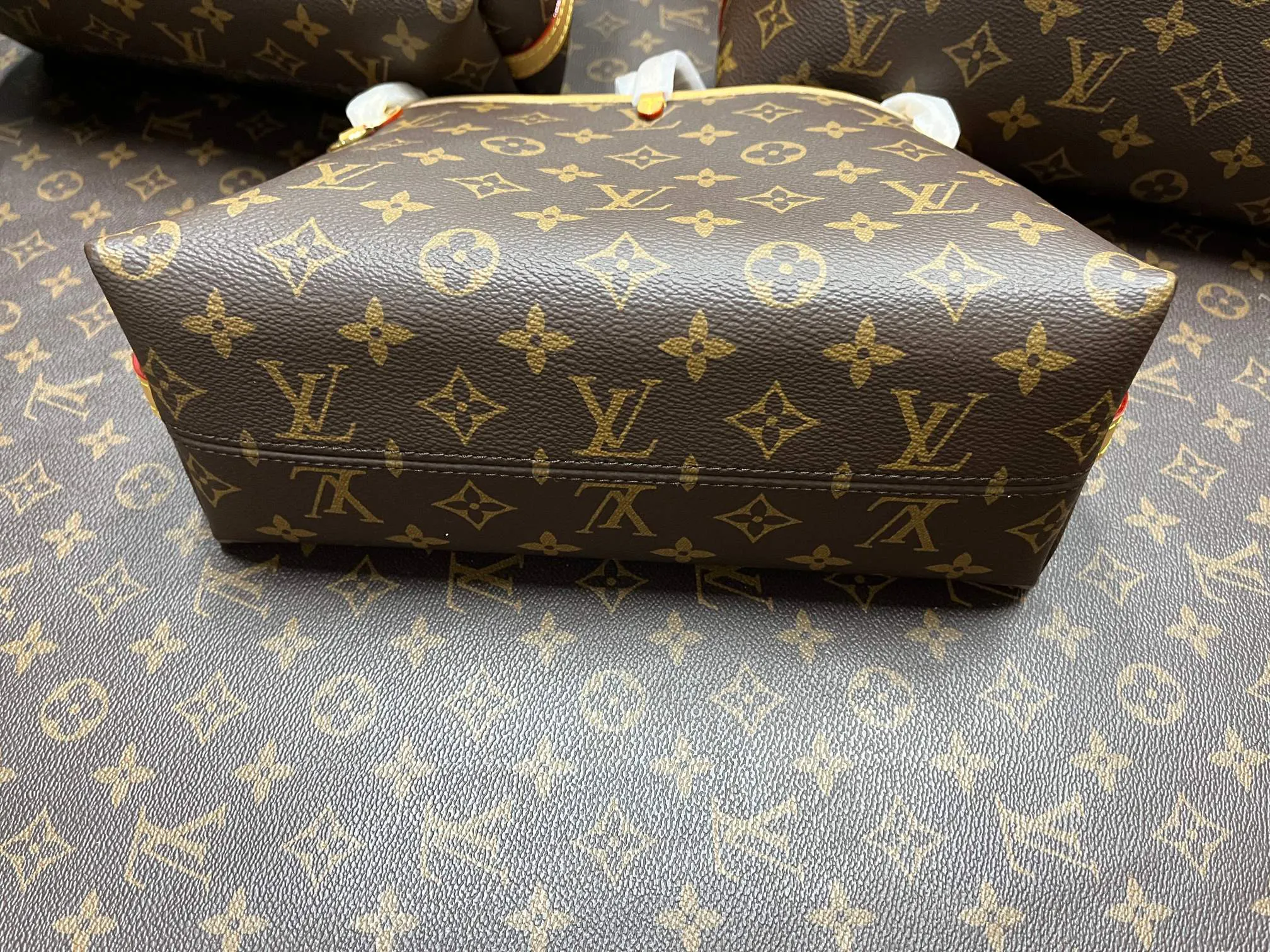 CarryAll 老花 水桶包 休閒水桶款(數字9) CarryAll 老花 水桶包 休閒水桶款(數字9)