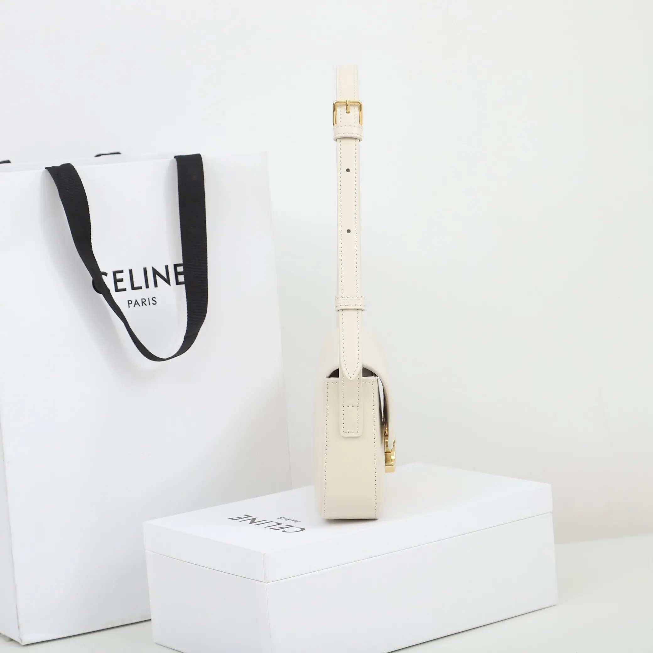 Celine 牛皮 批 意大利进口 开发 水桶包 休閒水桶款