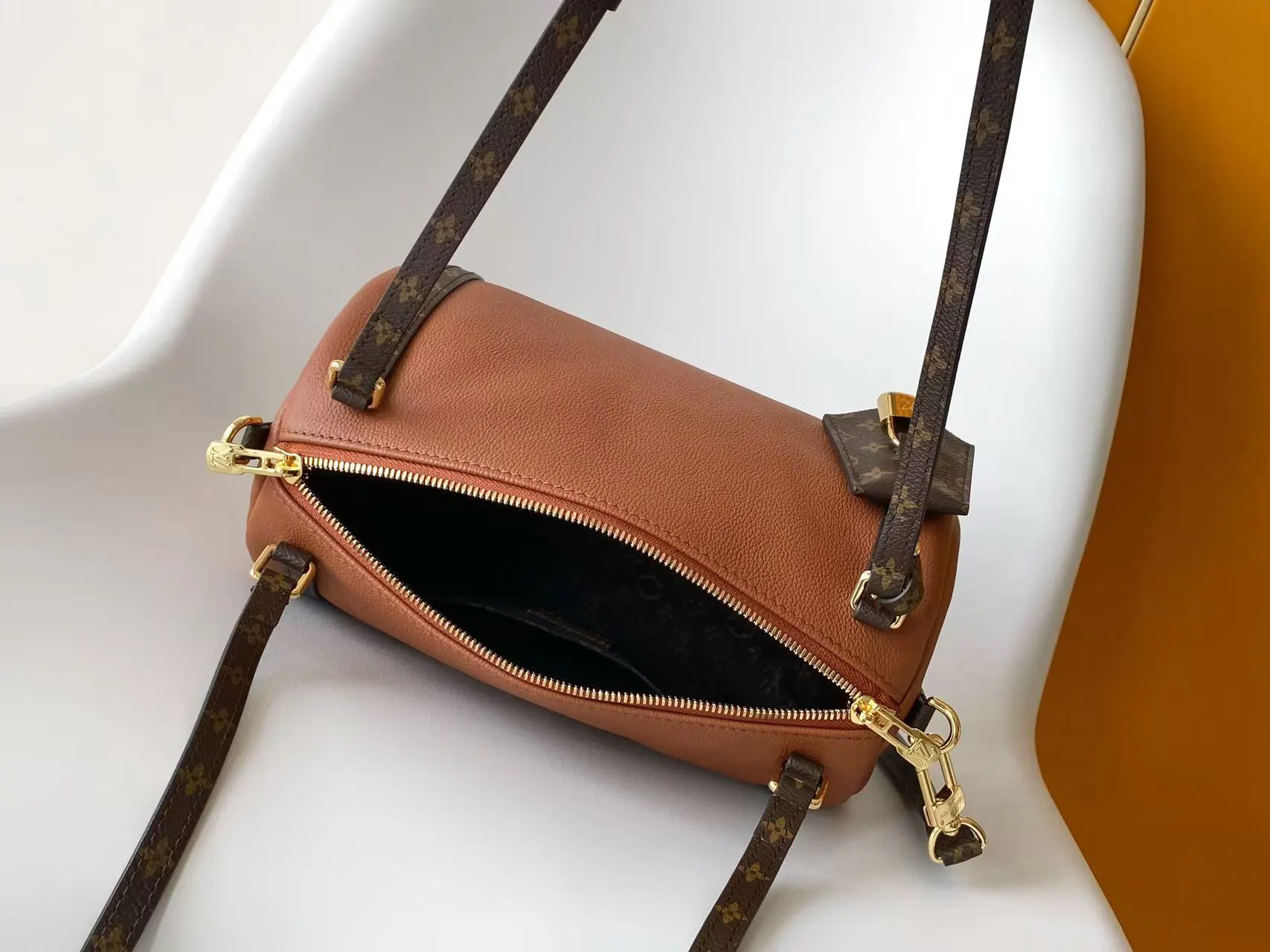 LV Keepall 黑色 米白 牛皮 旅行袋 大容量旅行款(數字9) LV Keepall 黑色 米白 牛皮 旅行袋 大容量旅行款(數字9)