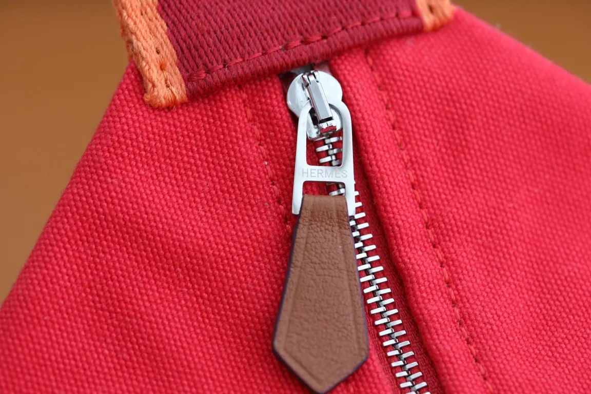 帆布 Trousse Bride Brace 官方名字 化妆包 便携收纳款