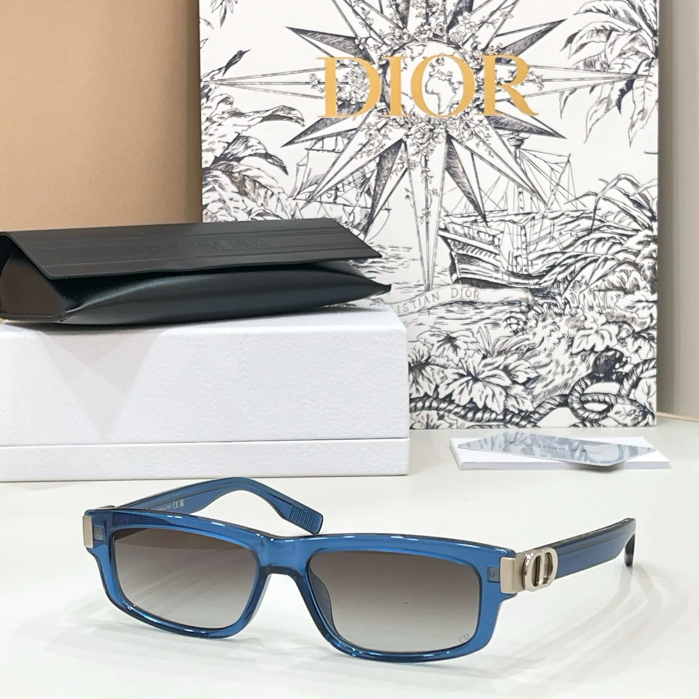 Dior 蓝色矩形太阳镜 个性复古款