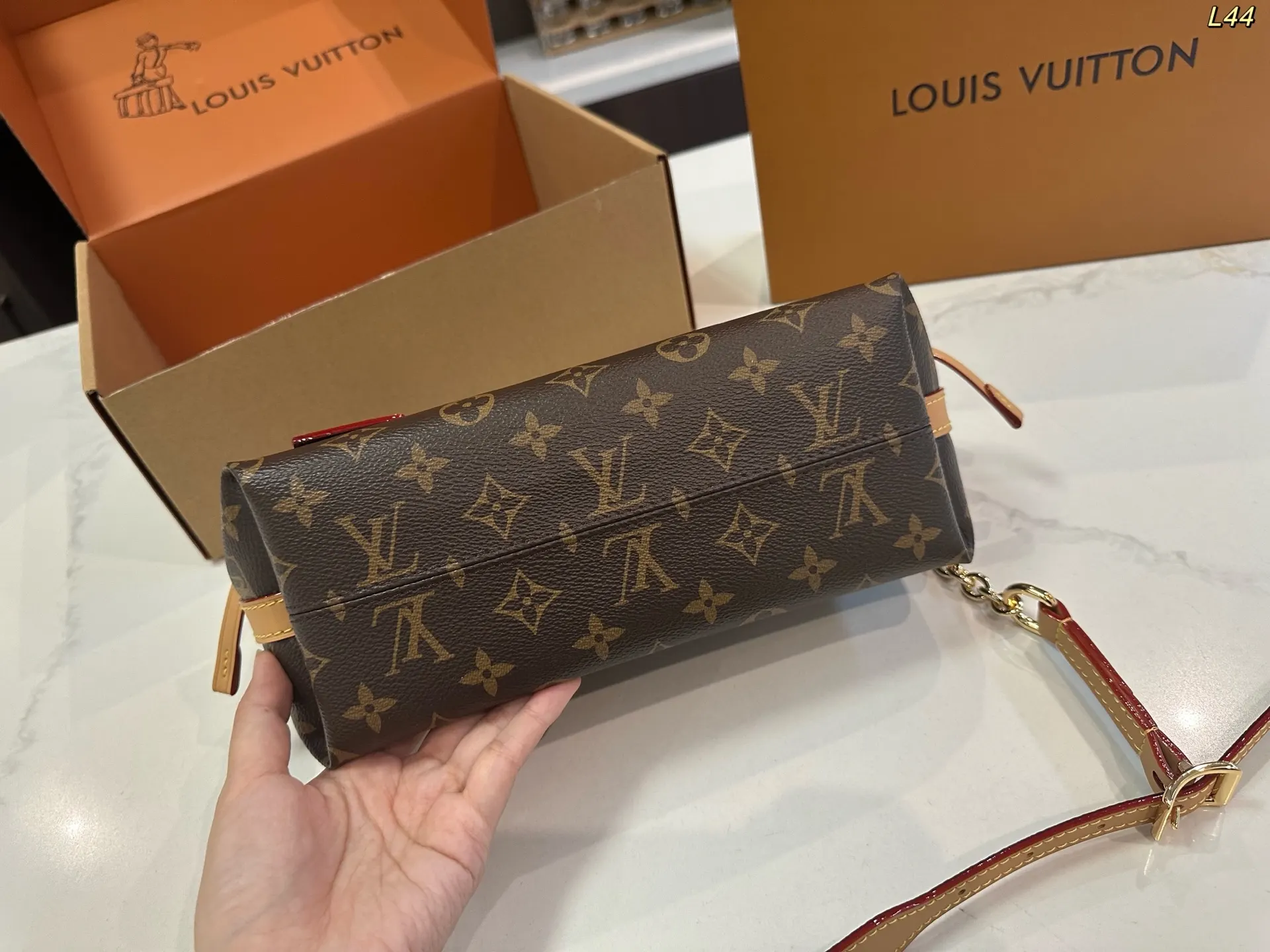 Louis Vuitton Chain Bag Image 9 Louis Vuitton Chain Bag Image 9