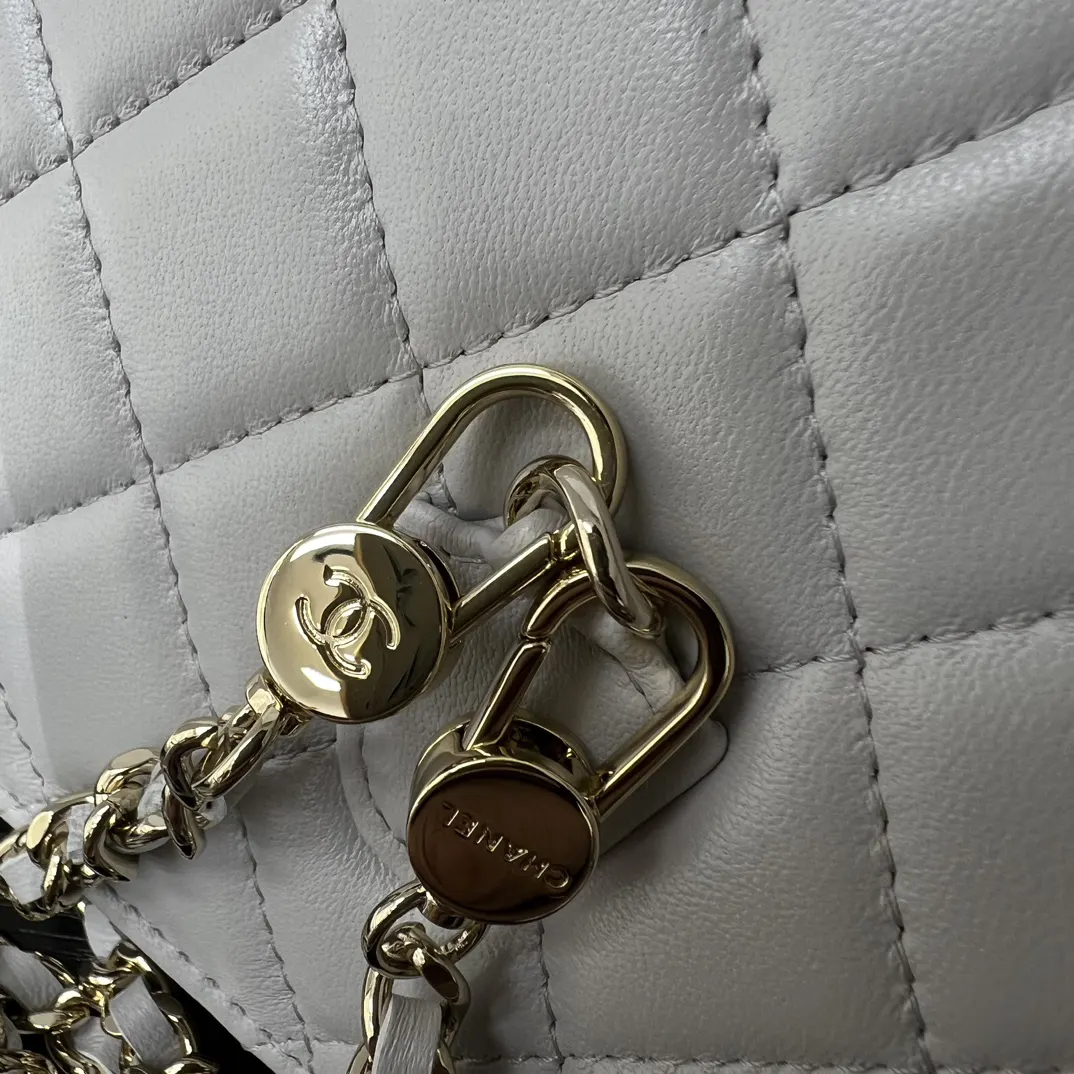 Chanel 迷你 粉色 皮革 翻盖 链条包