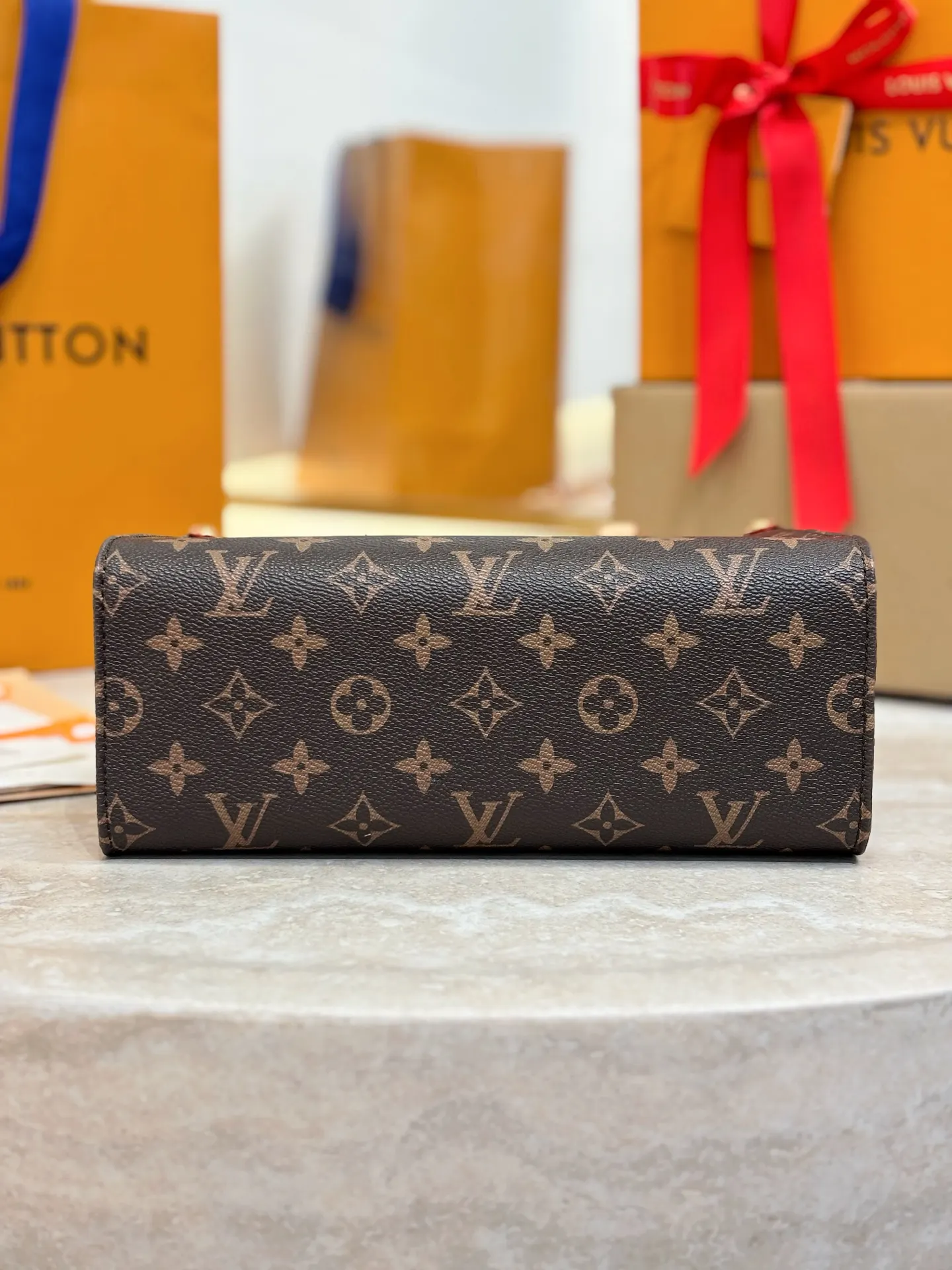 Louis Vuitton OnTheGo 老花 手提包 实拍款01