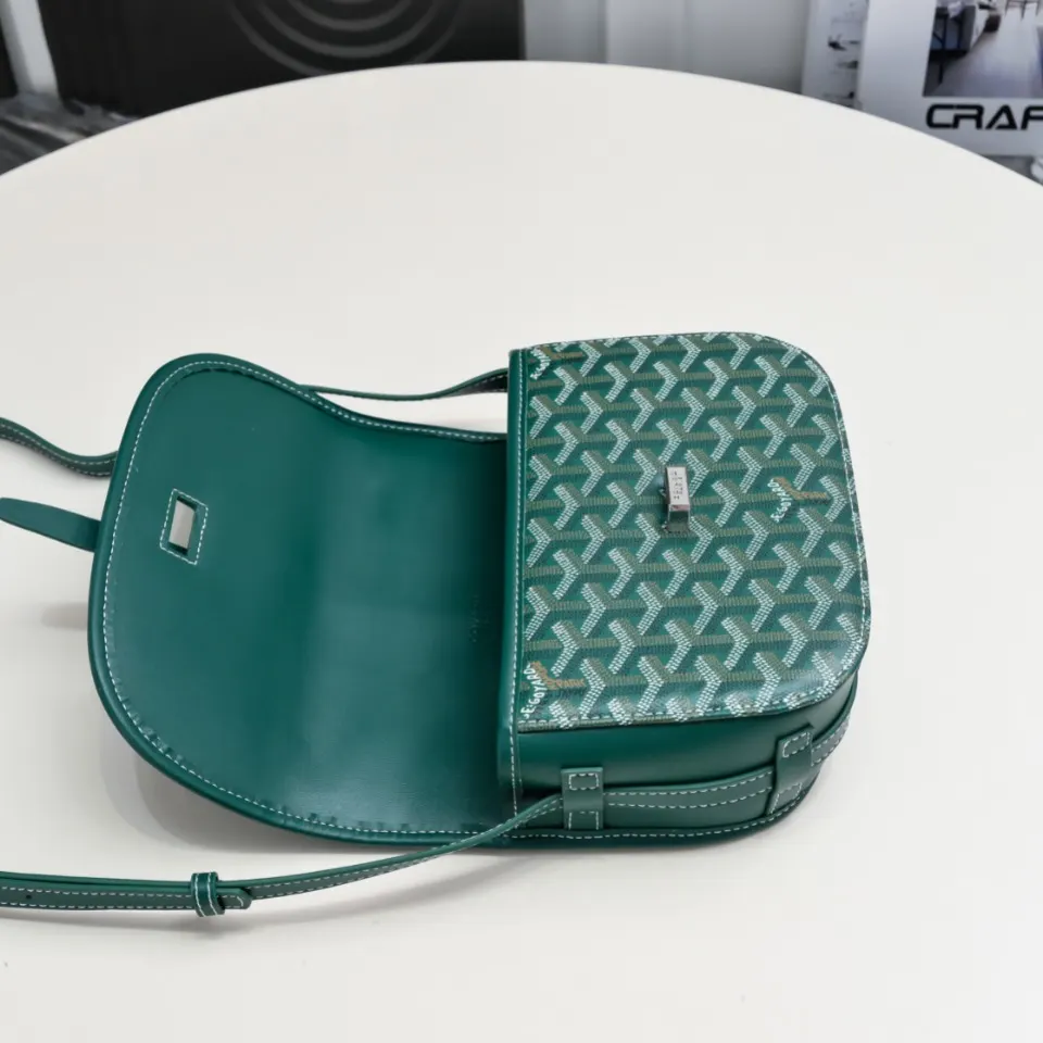 Goyard 綠色 皮質镶边以线条的方式凸显出包身轮廓 翻盖的皮質内衬亦 收納包 旅行收納款