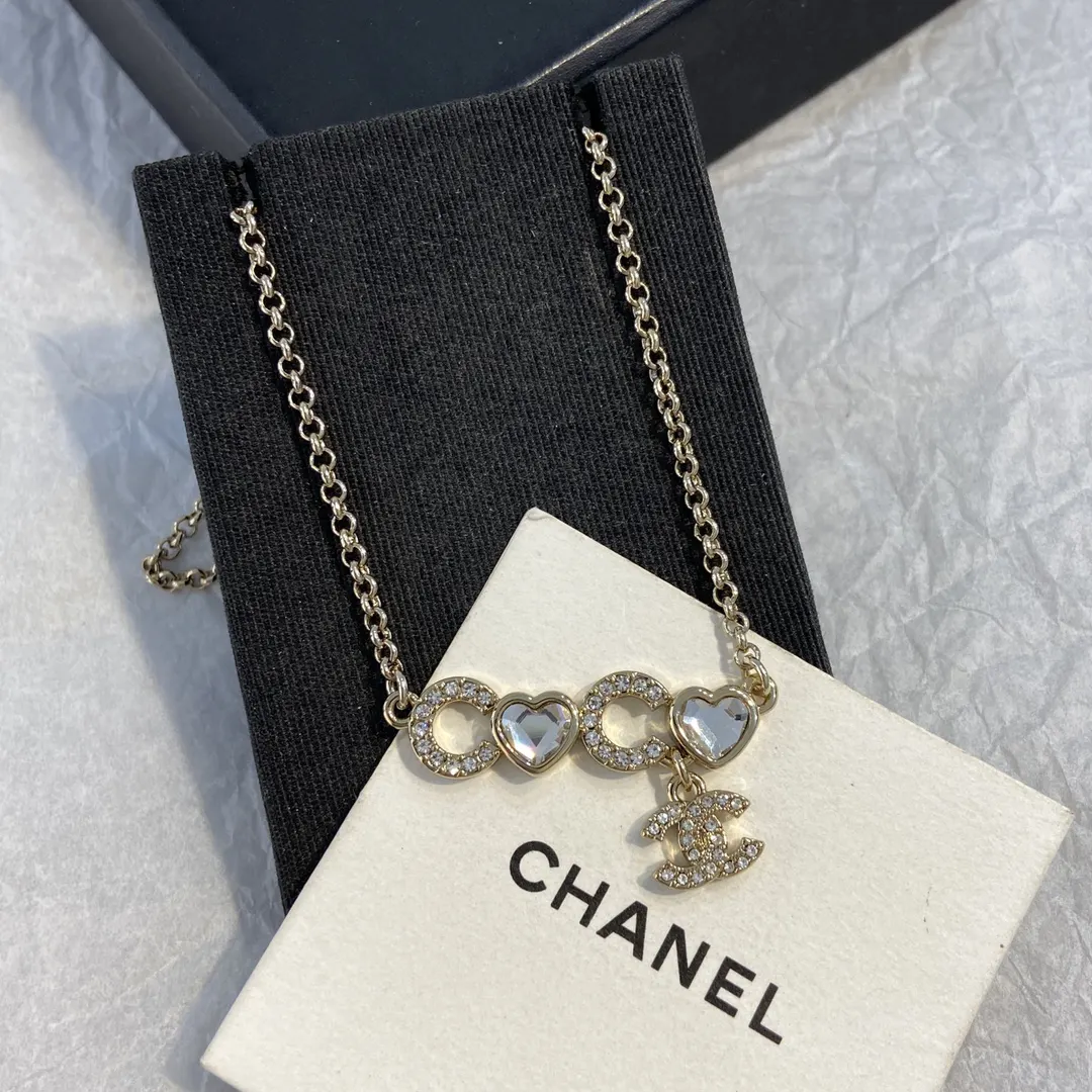 Chanel 爱心 水晶 项链 精致锁骨链