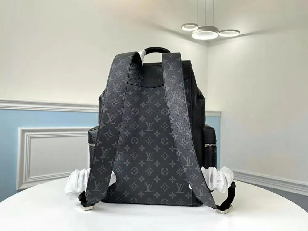 帆布 安全按扣与拉链侧袋实现便捷取放 宽敞主隔层可容纳笔记 双肩包 实用双肩款