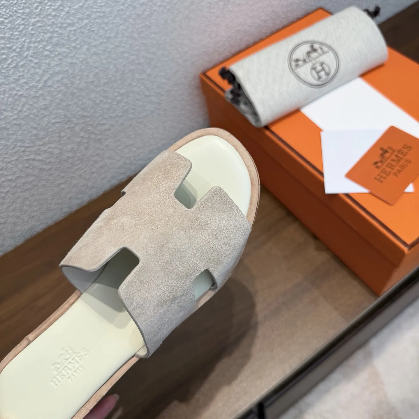 Hermès 新色系 拖鞋 舒适
