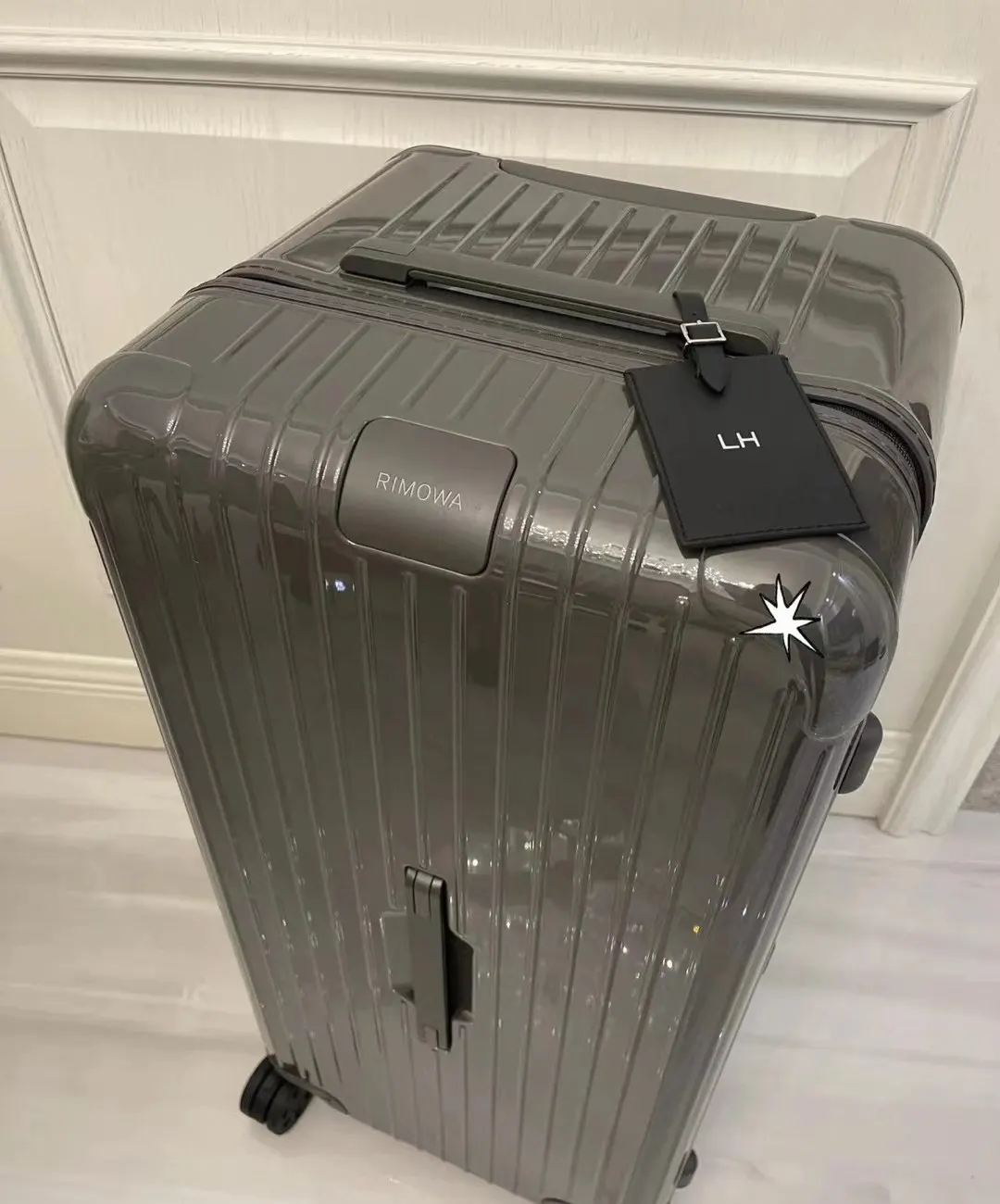 黑色 白色 双十一特价⚡ 特价 全新 所有特价款均为全新產品 不 行李箱 旅行拉杆款 輕便出行款